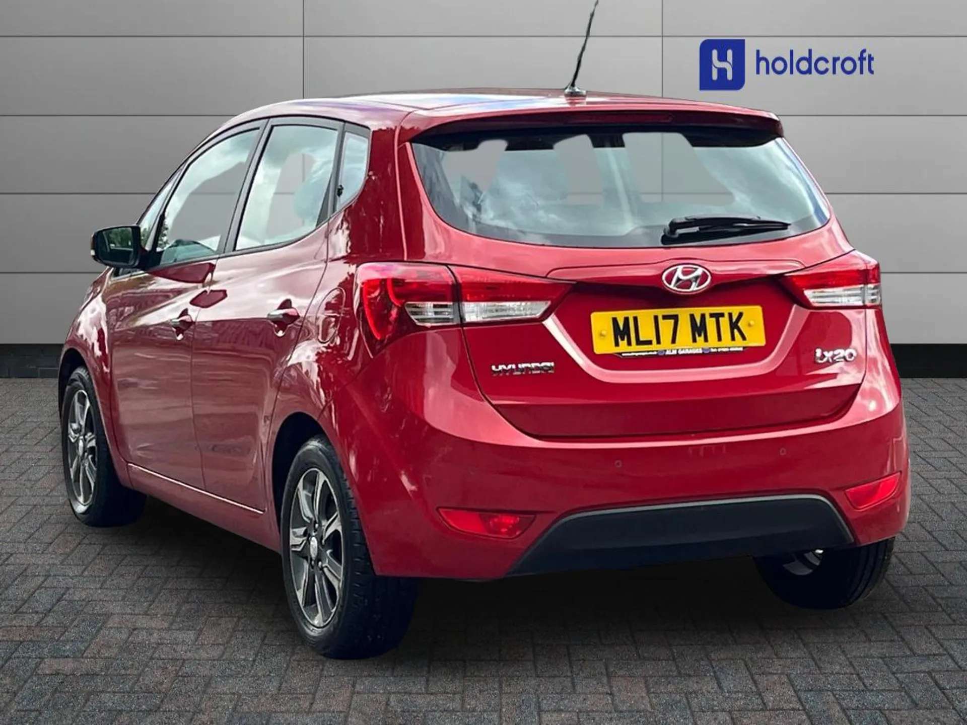 A 2017 HYUNDAI IX20 1.4 Blue Drive SE 5dr - ZERO DEPOSIT FINANCE AND CASHBACK AVAILABLE A 2017 HYUNDAI IX20 1.4 Blue Drive SE 5dr - ZERO DEPOSIT FINANCE AND CASHBACK AVAILABLE