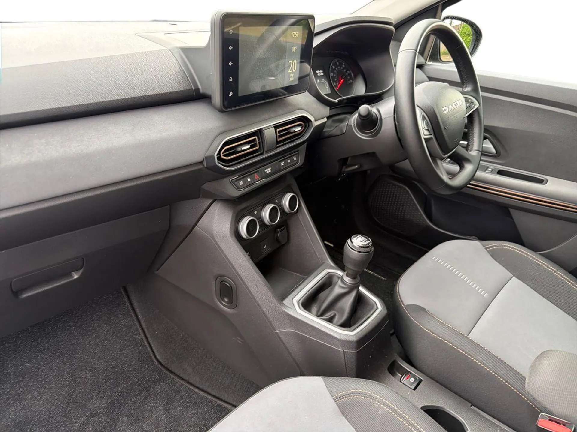 A 2024 DACIA JOGGER 1.0 TCe Extreme 5dr A 2024 DACIA JOGGER 1.0 TCe Extreme 5dr