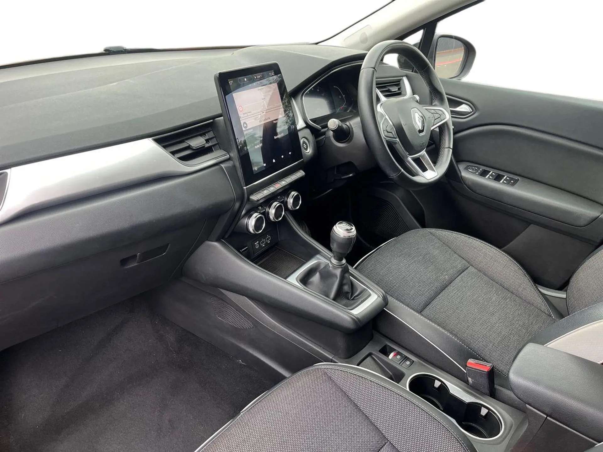 A 2020 RENAULT CAPTUR 1.3 TCE 130 S Edition 5dr A 2020 RENAULT CAPTUR 1.3 TCE 130 S Edition 5dr