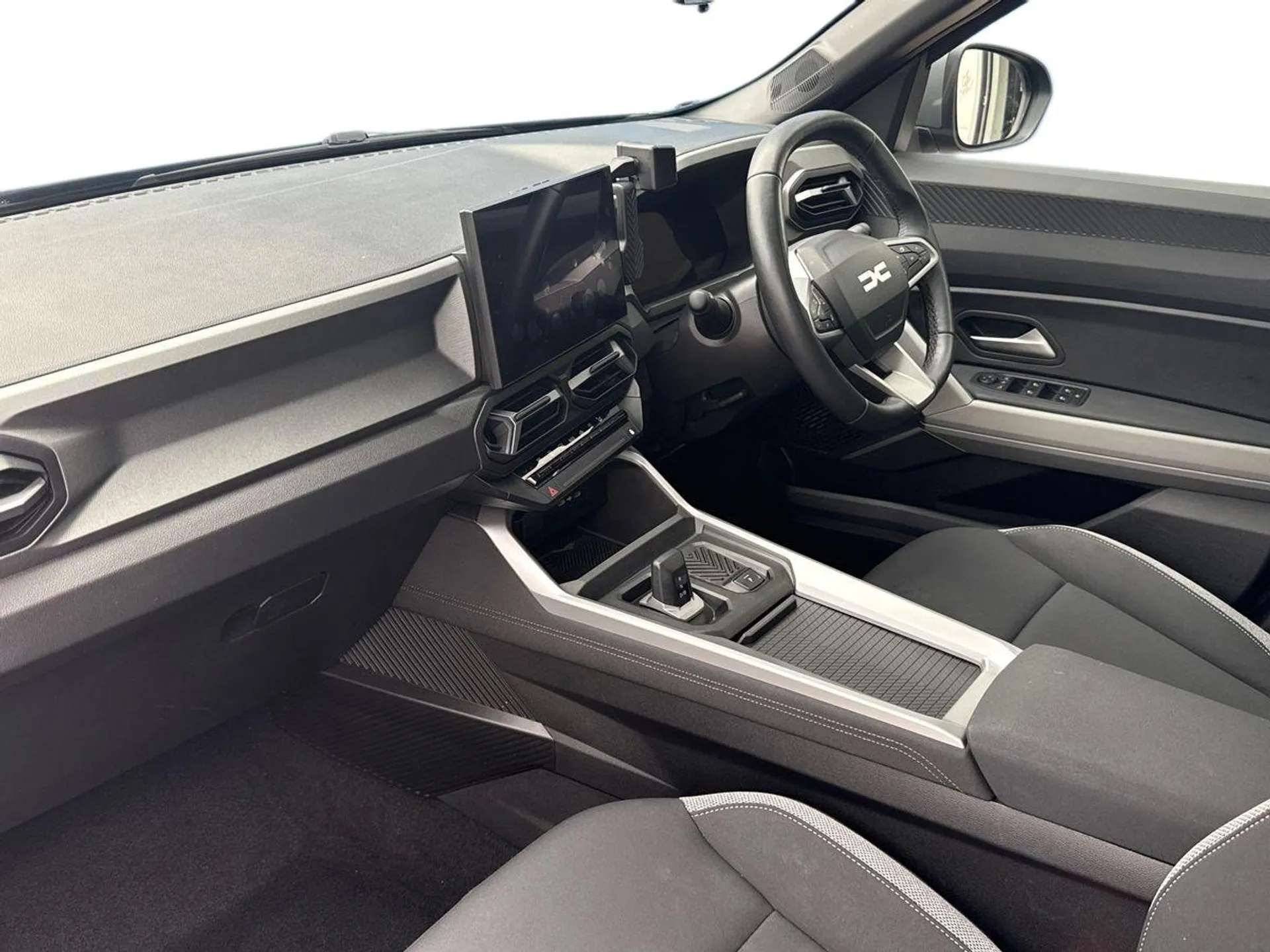 A 2025 DACIA BIGSTER 1.8 Hybrid 155 Journey 5dr Auto A 2025 DACIA BIGSTER 1.8 Hybrid 155 Journey 5dr Auto