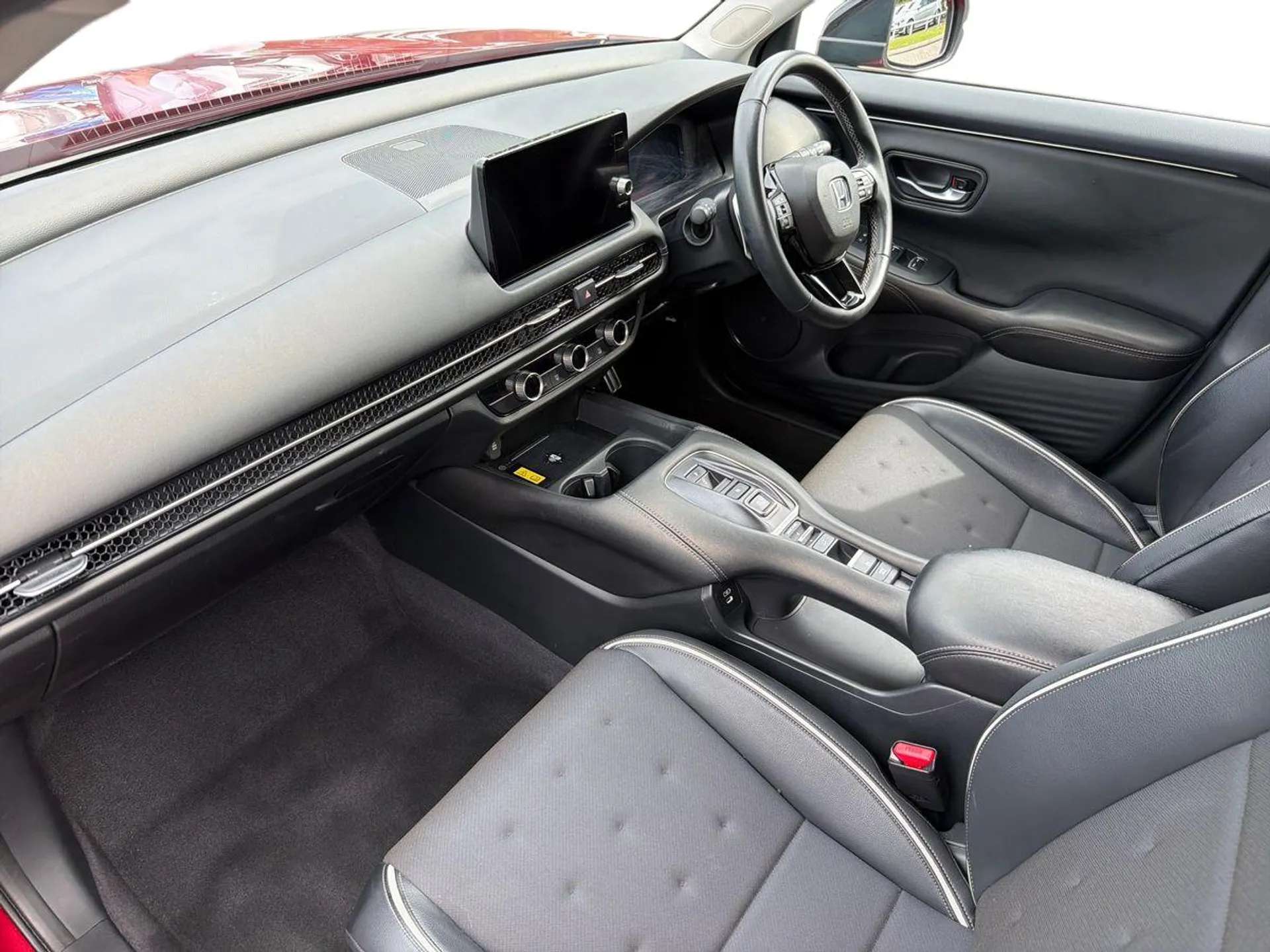 A 2024 HONDA ZR-V 2.0 eHEV Sport 5dr CVT A 2024 HONDA ZR-V 2.0 eHEV Sport 5dr CVT
