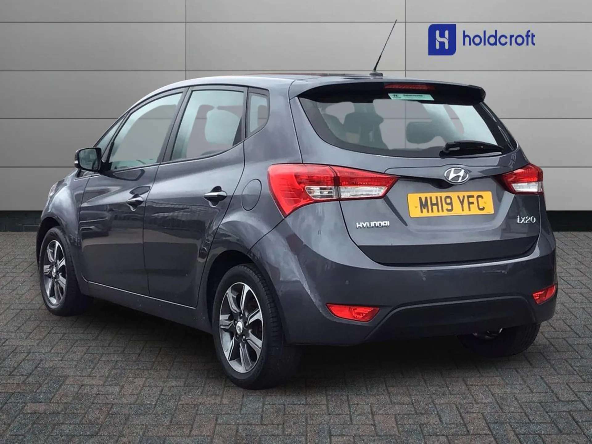 A 2019 HYUNDAI IX20 1.6 SE Nav 5dr - ZERO DEPOSIT FINANCE & CASHBACK AVAILABLE A 2019 HYUNDAI IX20 1.6 SE Nav 5dr - ZERO DEPOSIT FINANCE & CASHBACK AVAILABLE