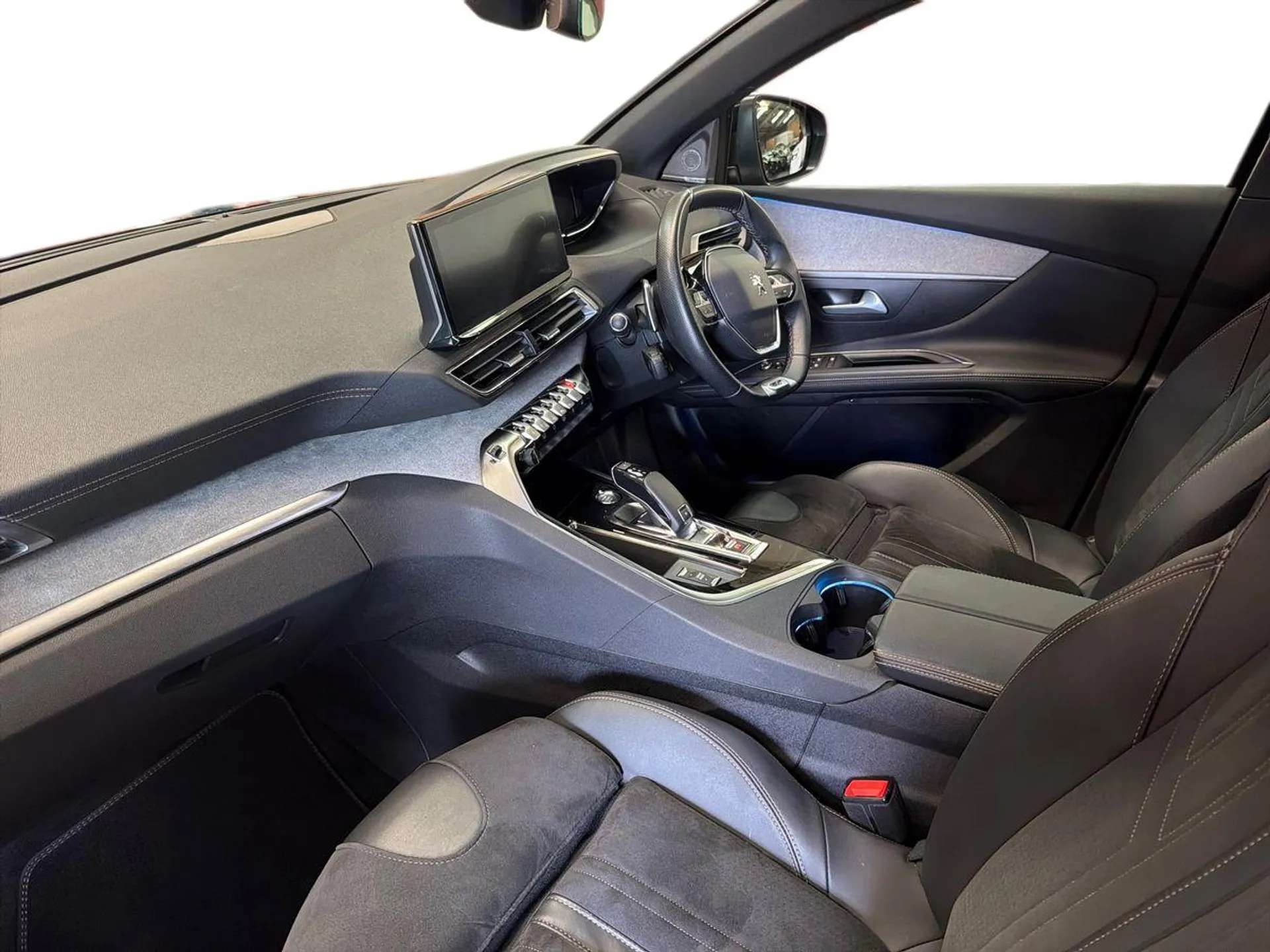 A 2021 PEUGEOT 5008 1.6 PureTech 180 GT Premium 5dr EAT8 A 2021 PEUGEOT 5008 1.6 PureTech 180 GT Premium 5dr EAT8