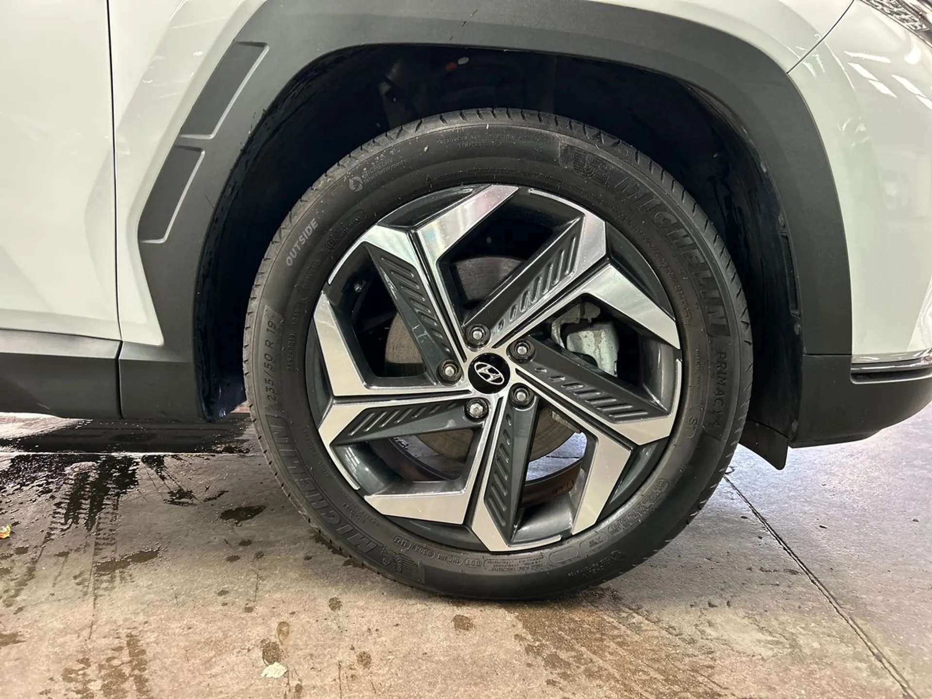 A 2023 HYUNDAI TUCSON 1.6 TGDi Hybrid 230 Premium 5dr 2WD Auto - ZERO DEPOSIT FINANCE & CASHBACK AVAILABLE A 2023 HYUNDAI TUCSON 1.6 TGDi Hybrid 230 Premium 5dr 2WD Auto - ZERO DEPOSIT FINANCE & CASHBACK AVAILABLE