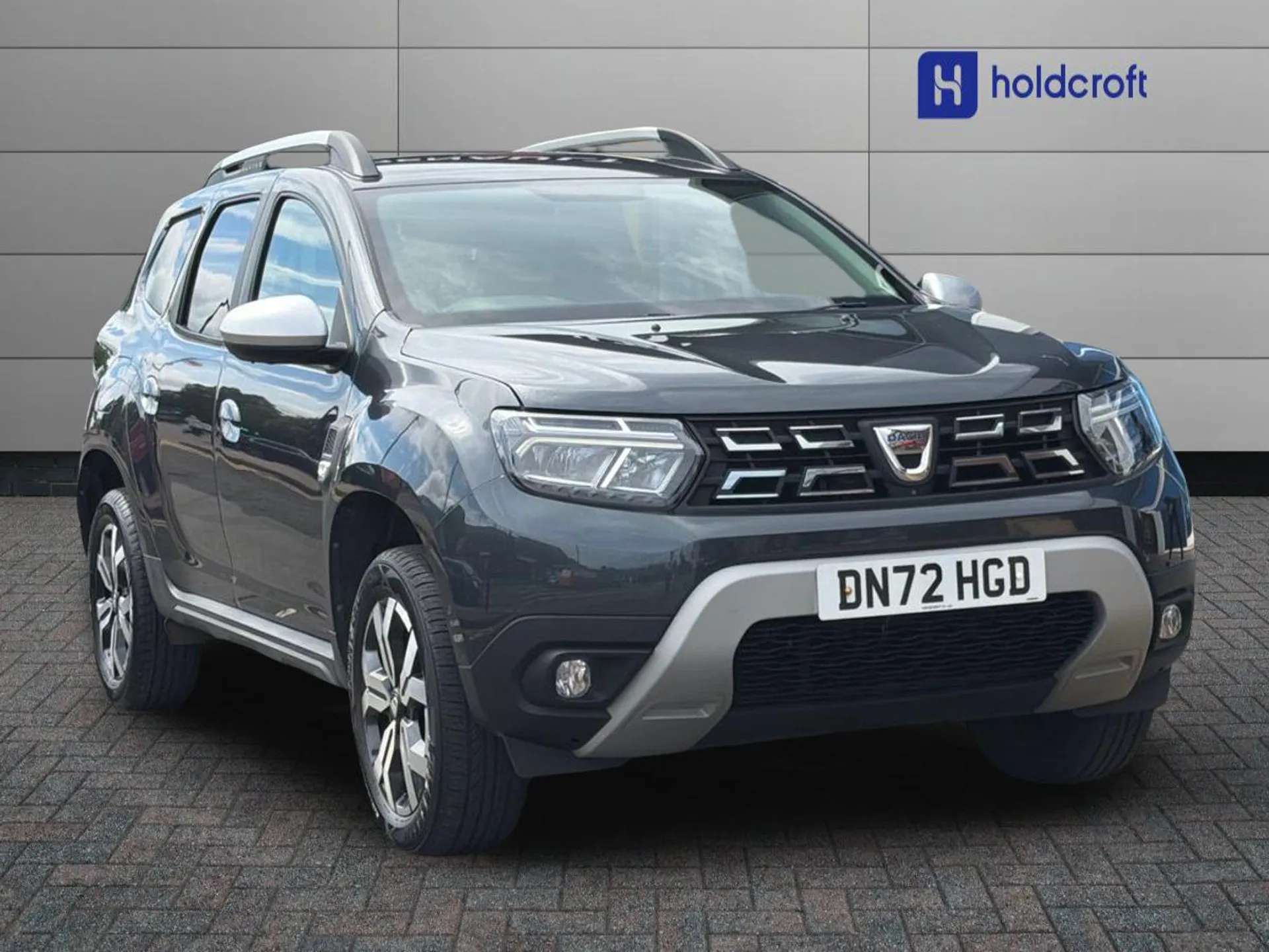 A 2022 DACIA DUSTER 1.0 TCe 100 Bi-Fuel Prestige 5dr A 2022 DACIA DUSTER 1.0 TCe 100 Bi-Fuel Prestige 5dr