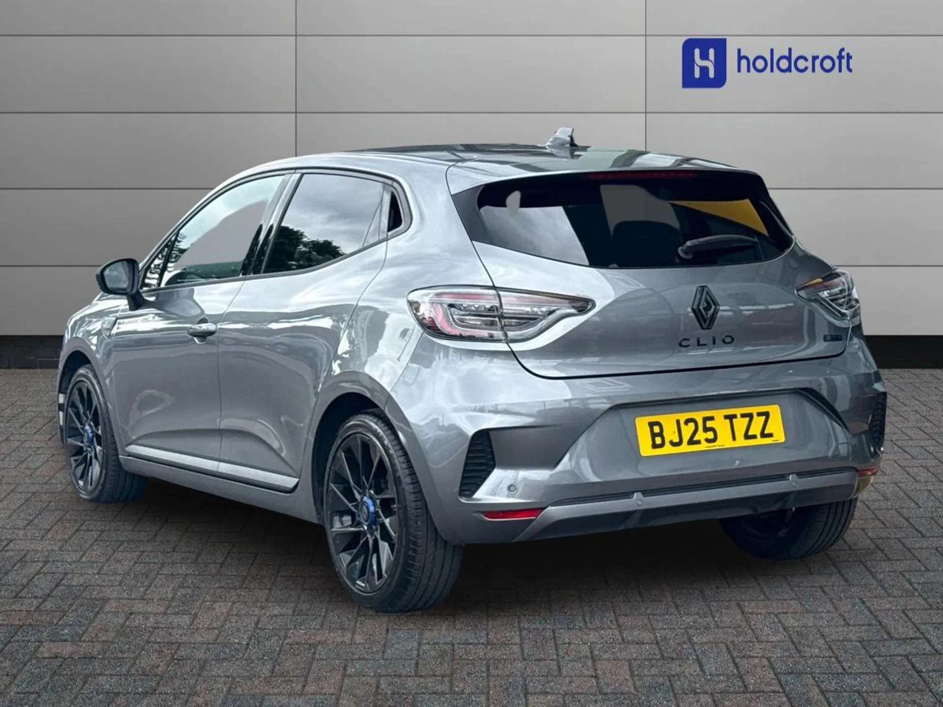 A 2025 RENAULT CLIO 1.6 E-TECH full hybrid 145 Esprit Alpine 5dr Auto A 2025 RENAULT CLIO 1.6 E-TECH full hybrid 145 Esprit Alpine 5dr Auto