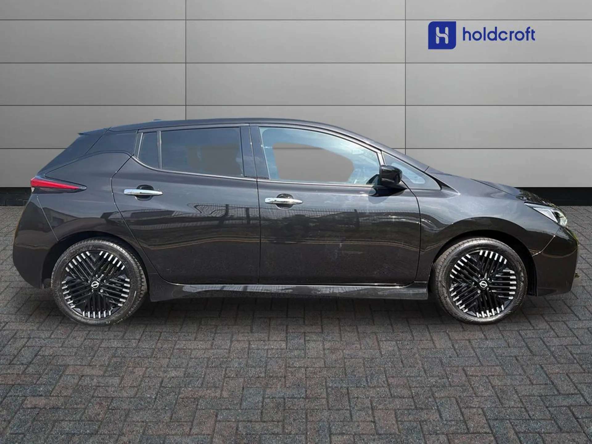 A 2022 NISSAN LEAF 110kW Tekna 39kWh 5dr Auto A 2022 NISSAN LEAF 110kW Tekna 39kWh 5dr Auto