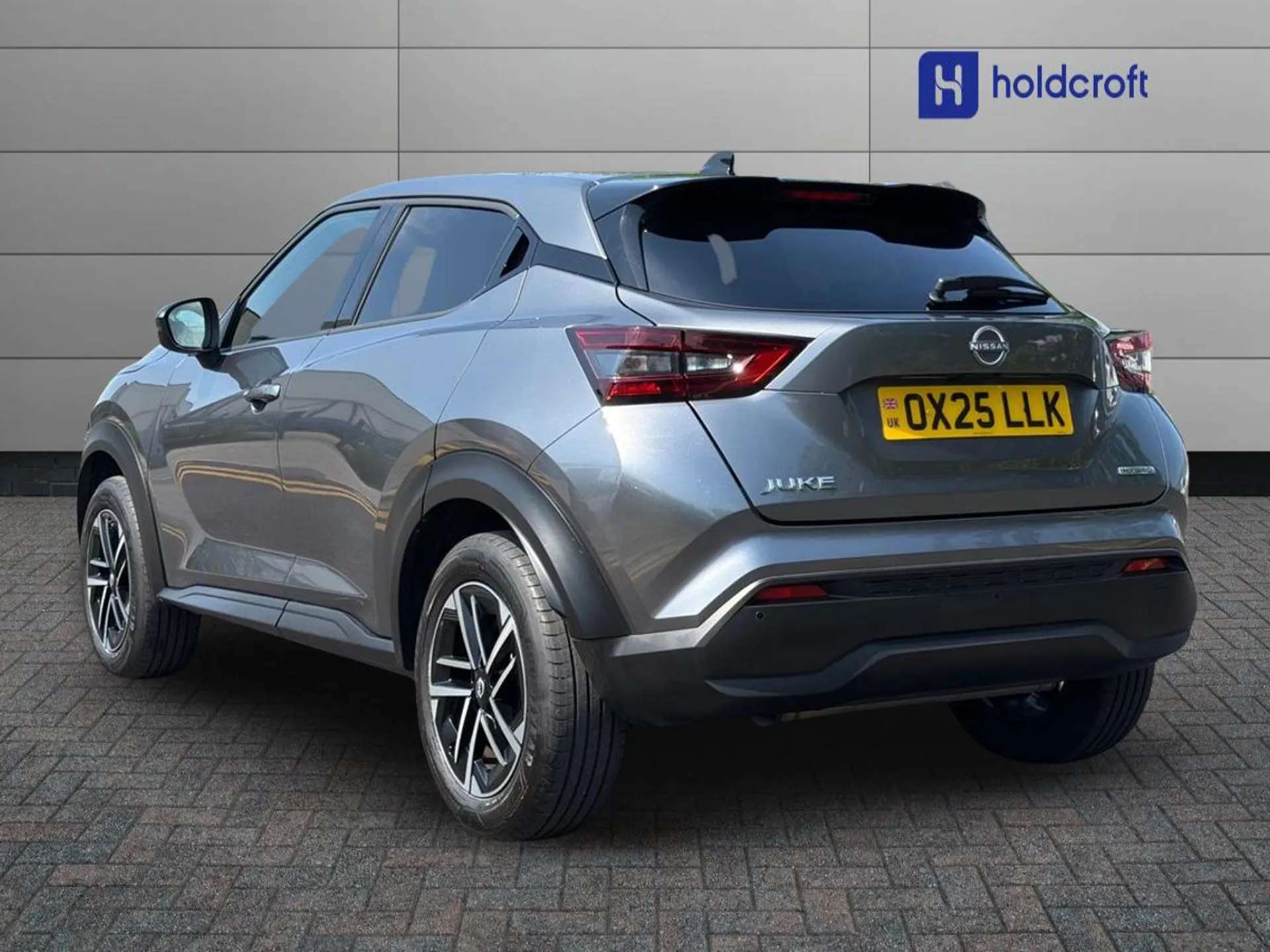 A 2025 NISSAN JUKE 1.6 Hybrid N-Connecta 5dr Auto A 2025 NISSAN JUKE 1.6 Hybrid N-Connecta 5dr Auto