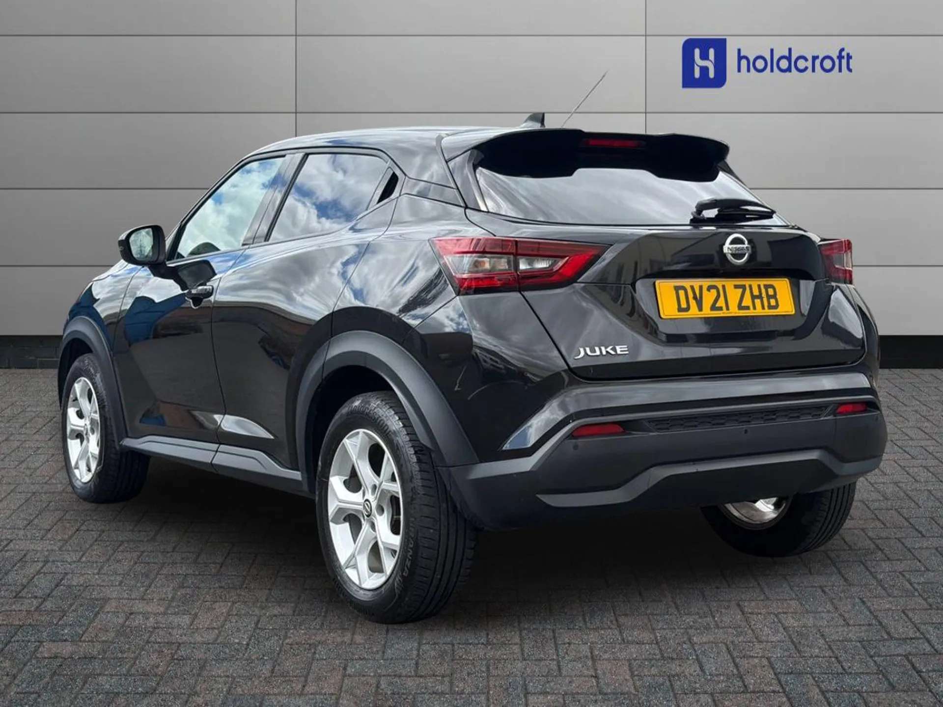 A 2021 NISSAN JUKE 1.0 DiG-T 114 N-Connecta 5dr A 2021 NISSAN JUKE 1.0 DiG-T 114 N-Connecta 5dr