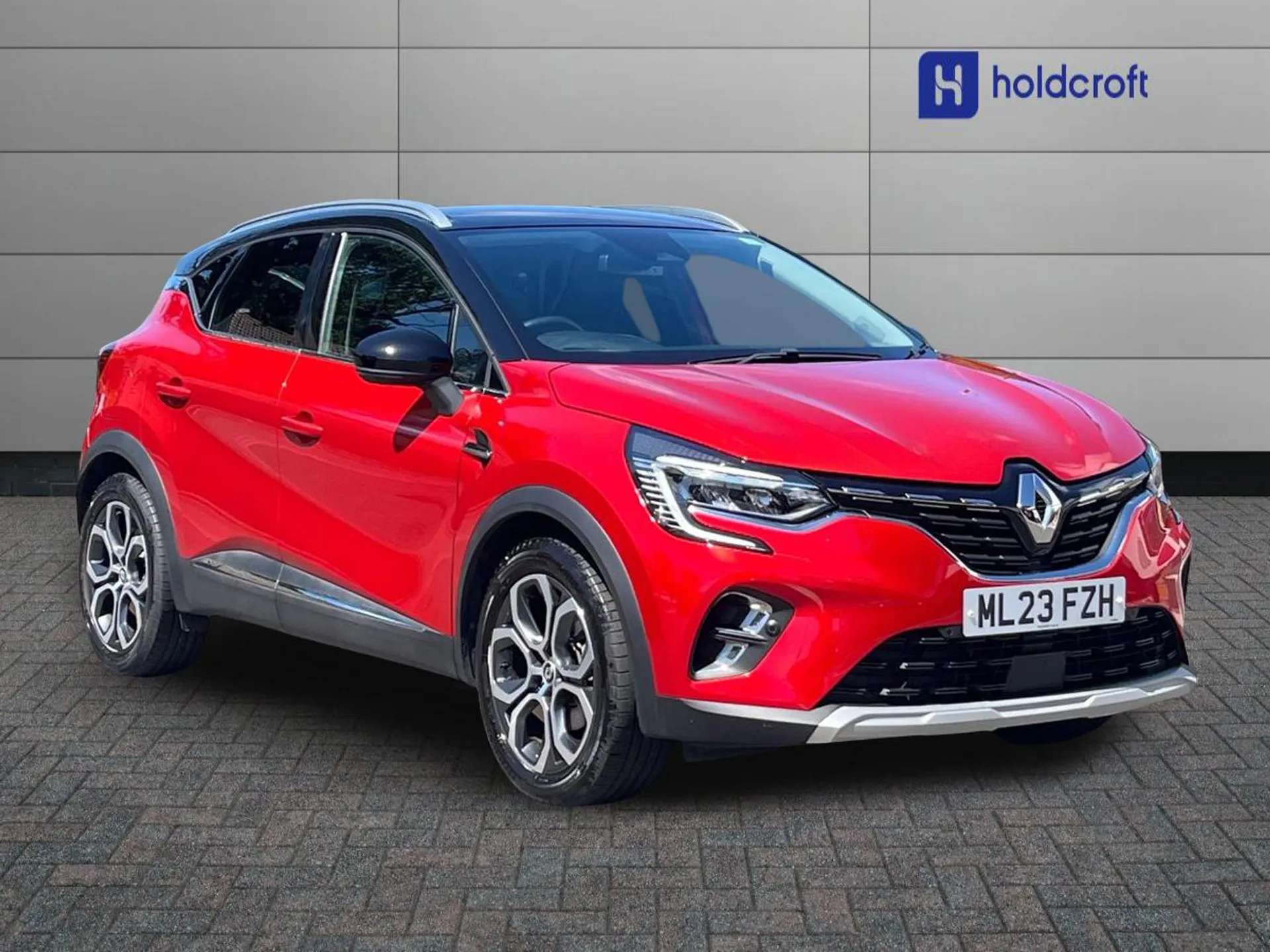 A 2023 RENAULT CAPTUR 1.6 E-Tech full hybrid 145 Techno 5dr Auto A 2023 RENAULT CAPTUR 1.6 E-Tech full hybrid 145 Techno 5dr Auto