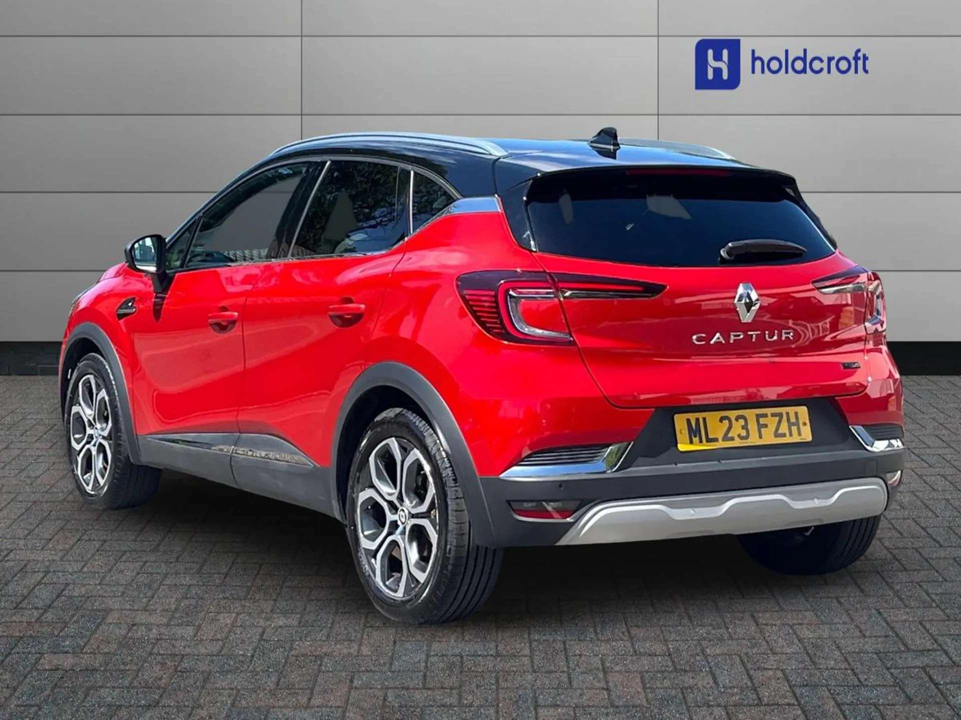 A 2023 RENAULT CAPTUR 1.6 E-Tech full hybrid 145 Techno 5dr Auto A 2023 RENAULT CAPTUR 1.6 E-Tech full hybrid 145 Techno 5dr Auto