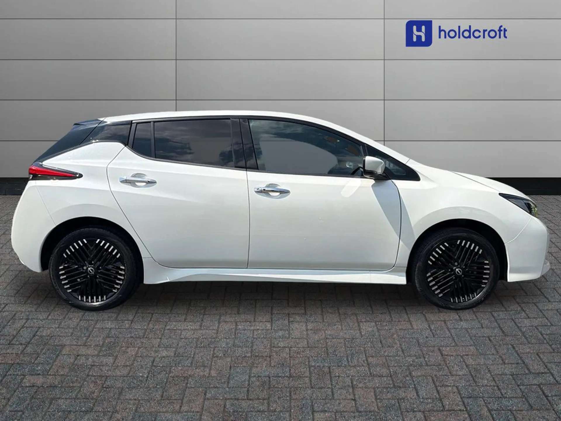 A 2022 NISSAN LEAF 160kW e+ Tekna 59kWh 5dr Auto A 2022 NISSAN LEAF 160kW e+ Tekna 59kWh 5dr Auto