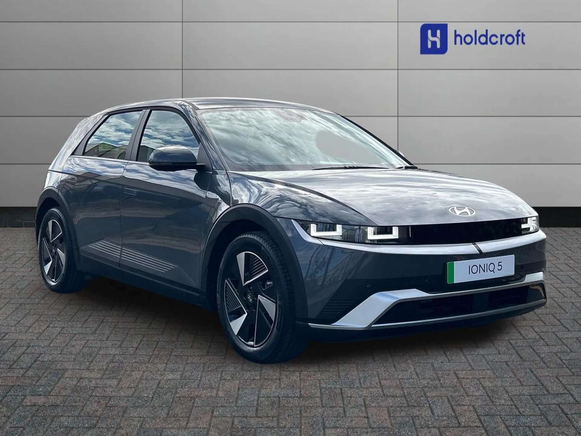 A 2026 HYUNDAI IONIQ 5 168kW Premium 84 kWh 5dr Auto - ZERO DEPOSIT FINANCE & CASHBACK AVAILABLE A 2026 HYUNDAI IONIQ 5 168kW Premium 84 kWh 5dr Auto - ZERO DEPOSIT FINANCE & CASHBACK AVAILABLE
