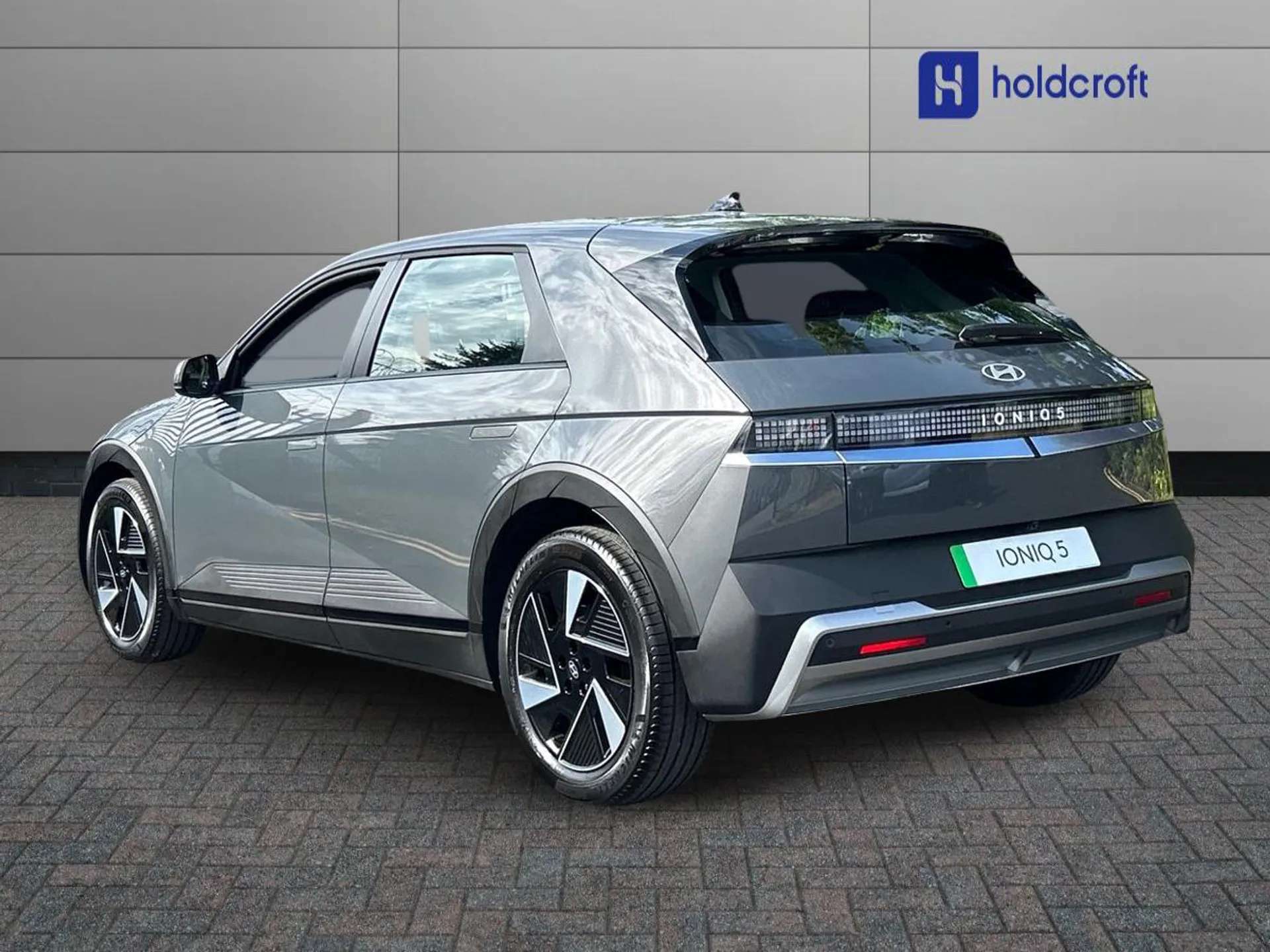 A 2026 HYUNDAI IONIQ 5 168kW Premium 84 kWh 5dr Auto - ZERO DEPOSIT FINANCE & CASHBACK AVAILABLE A 2026 HYUNDAI IONIQ 5 168kW Premium 84 kWh 5dr Auto - ZERO DEPOSIT FINANCE & CASHBACK AVAILABLE