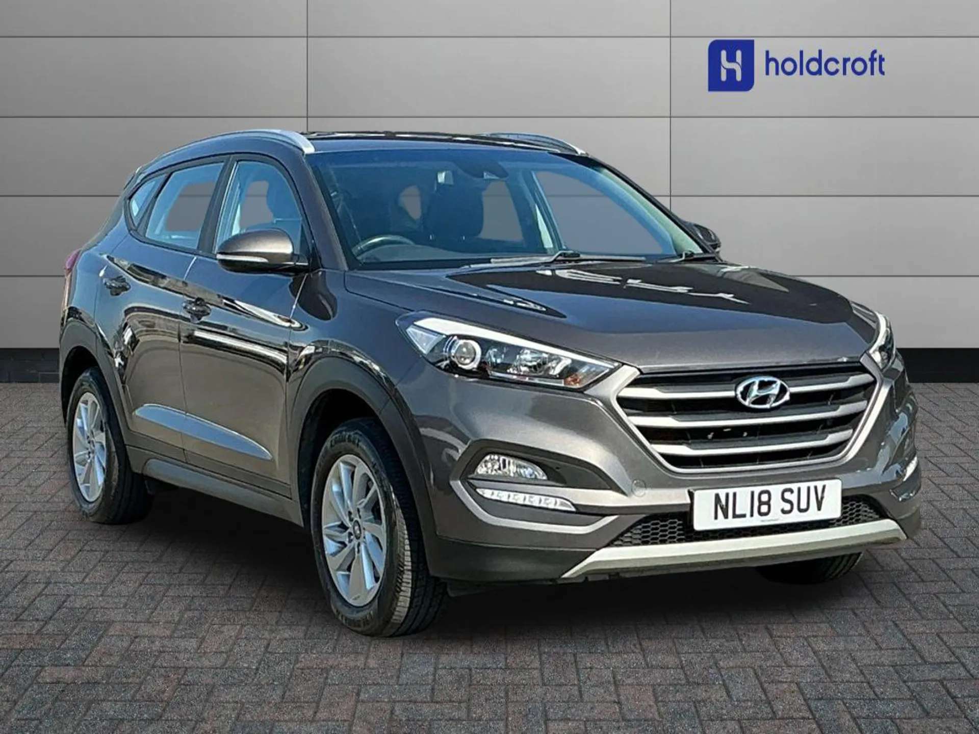 A 2018 HYUNDAI TUCSON 1.6 GDi Blue Drive SE Nav 5dr 2WD - ZERO DEPOSIT FINANCE & CASHBACK AVAILABLE A 2018 HYUNDAI TUCSON 1.6 GDi Blue Drive SE Nav 5dr 2WD - ZERO DEPOSIT FINANCE & CASHBACK AVAILABLE