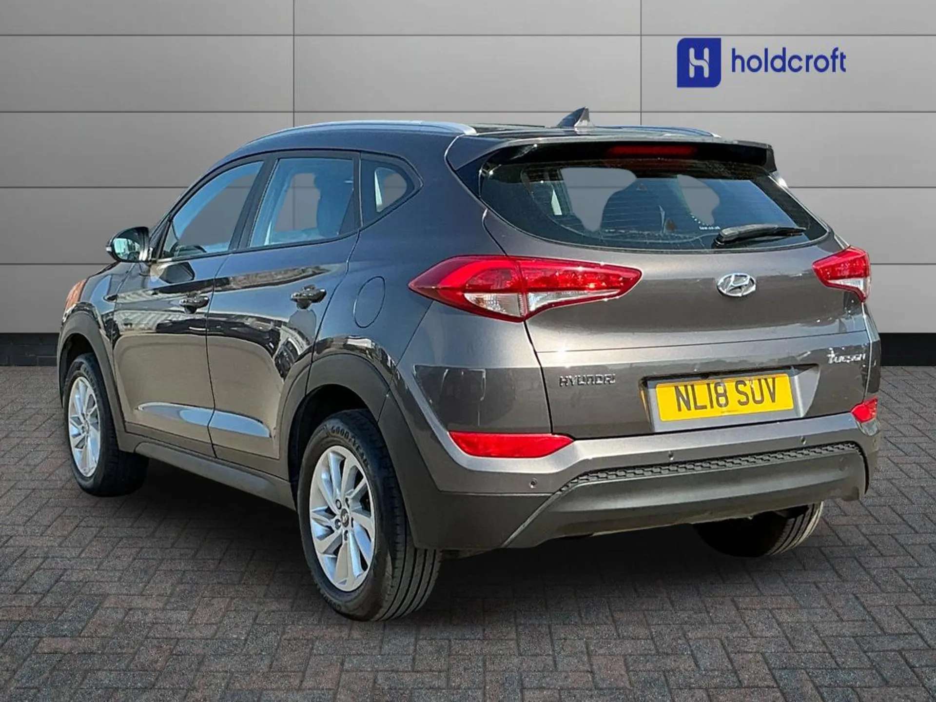 A 2018 HYUNDAI TUCSON 1.6 GDi Blue Drive SE Nav 5dr 2WD - ZERO DEPOSIT FINANCE & CASHBACK AVAILABLE A 2018 HYUNDAI TUCSON 1.6 GDi Blue Drive SE Nav 5dr 2WD - ZERO DEPOSIT FINANCE & CASHBACK AVAILABLE