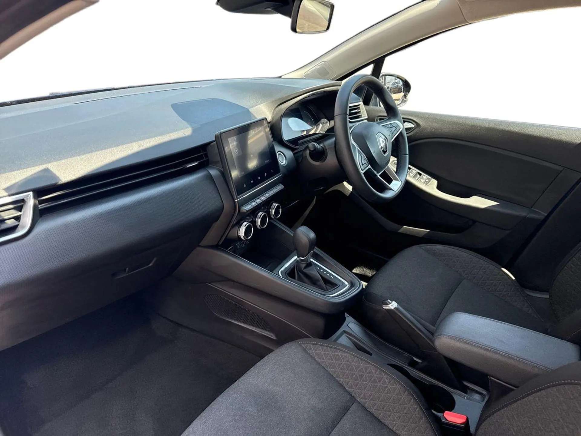 A 2022 RENAULT CLIO 1.6 E-TECH full hybrid 145 Evolution 5dr Auto A 2022 RENAULT CLIO 1.6 E-TECH full hybrid 145 Evolution 5dr Auto