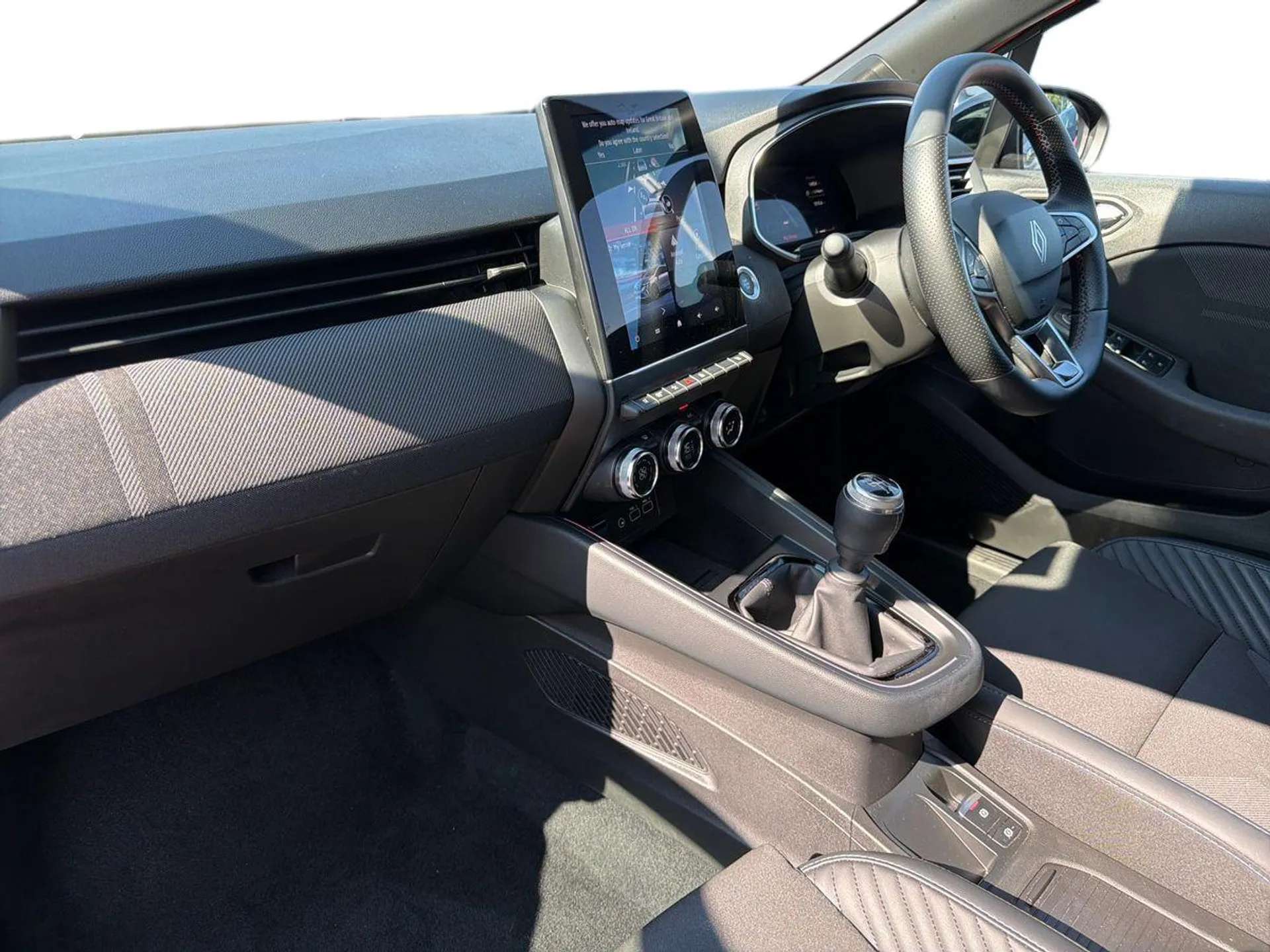 A 2025 RENAULT CLIO 1.0 TCe 90 Esprit Alpine 5dr A 2025 RENAULT CLIO 1.0 TCe 90 Esprit Alpine 5dr