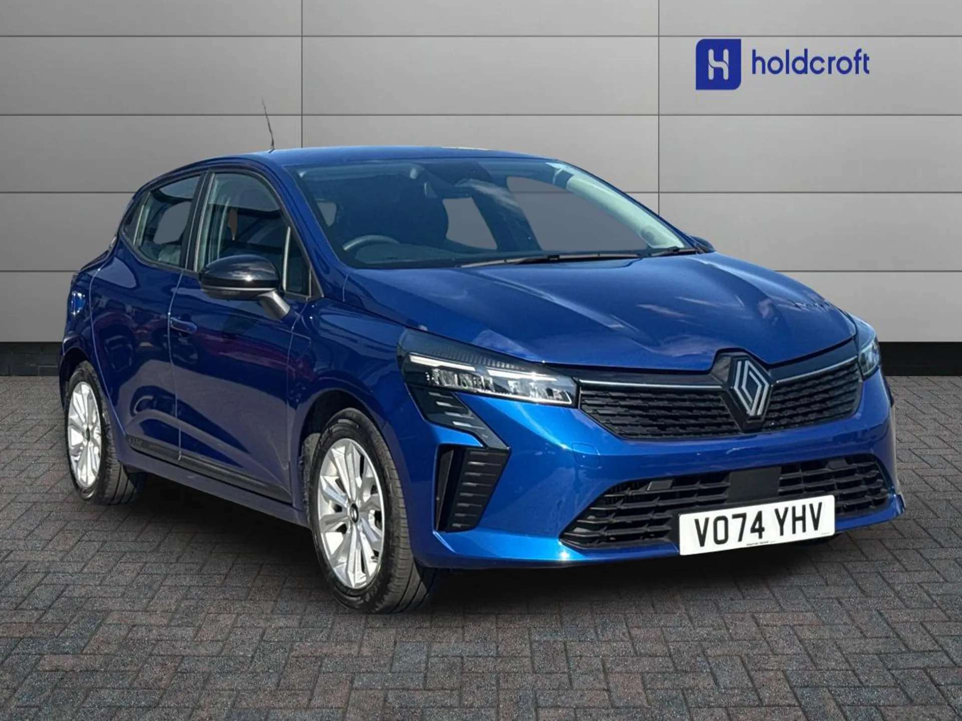 A 2024 RENAULT CLIO 1.0 TCe 90 Evolution 5dr A 2024 RENAULT CLIO 1.0 TCe 90 Evolution 5dr