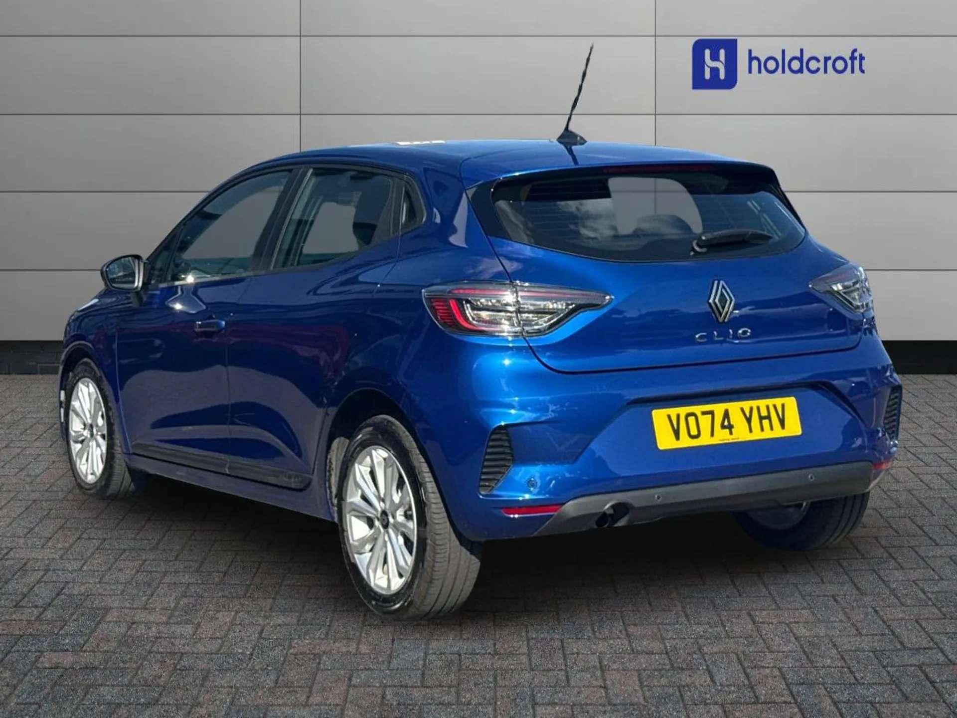 A 2024 RENAULT CLIO 1.0 TCe 90 Evolution 5dr A 2024 RENAULT CLIO 1.0 TCe 90 Evolution 5dr