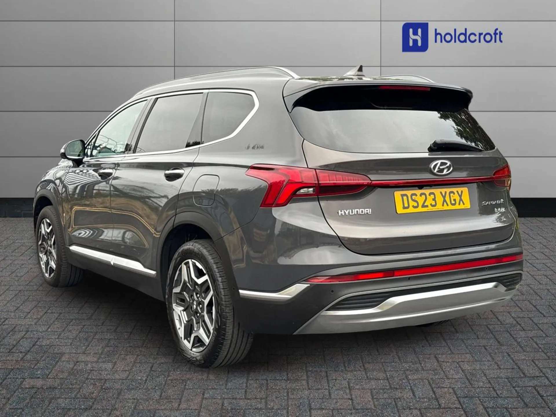 A 2023 HYUNDAI SANTA FE 1.6 TGDi Hybrid Ultimate 5dr 4WD Auto - ZERO DEPOSIT FINANCE & CASHBACK AVAILABLE A 2023 HYUNDAI SANTA FE 1.6 TGDi Hybrid Ultimate 5dr 4WD Auto - ZERO DEPOSIT FINANCE & CASHBACK AVAILABLE