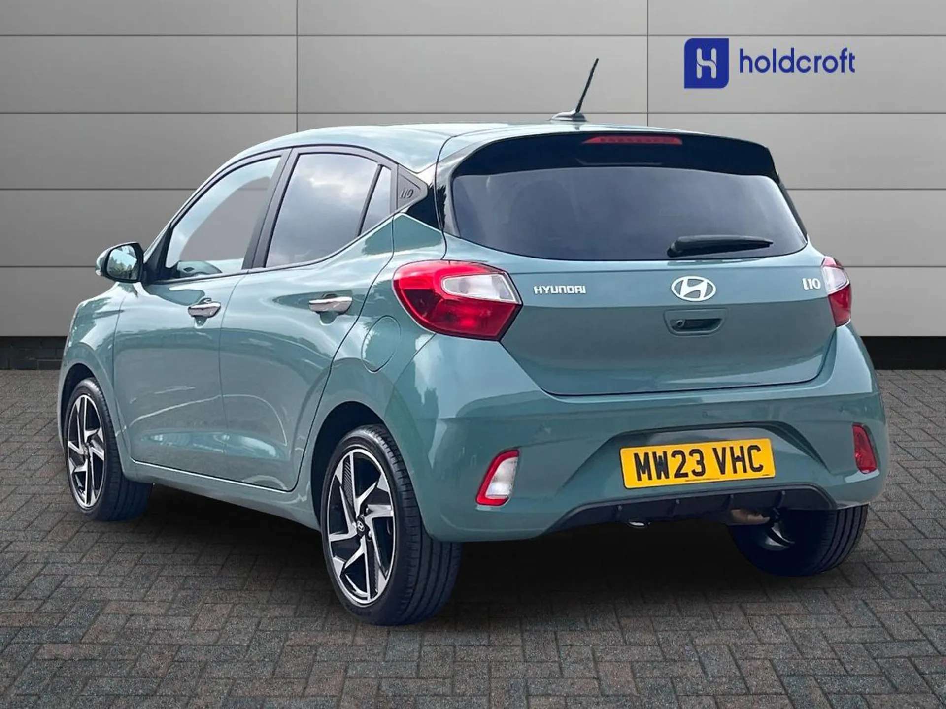 A 2023 HYUNDAI I10 1.2 MPi Premium 5dr Auto - ZERO DEPOSIT FINANCE AND CASHBACK AVAILABLE A 2023 HYUNDAI I10 1.2 MPi Premium 5dr Auto - ZERO DEPOSIT FINANCE AND CASHBACK AVAILABLE
