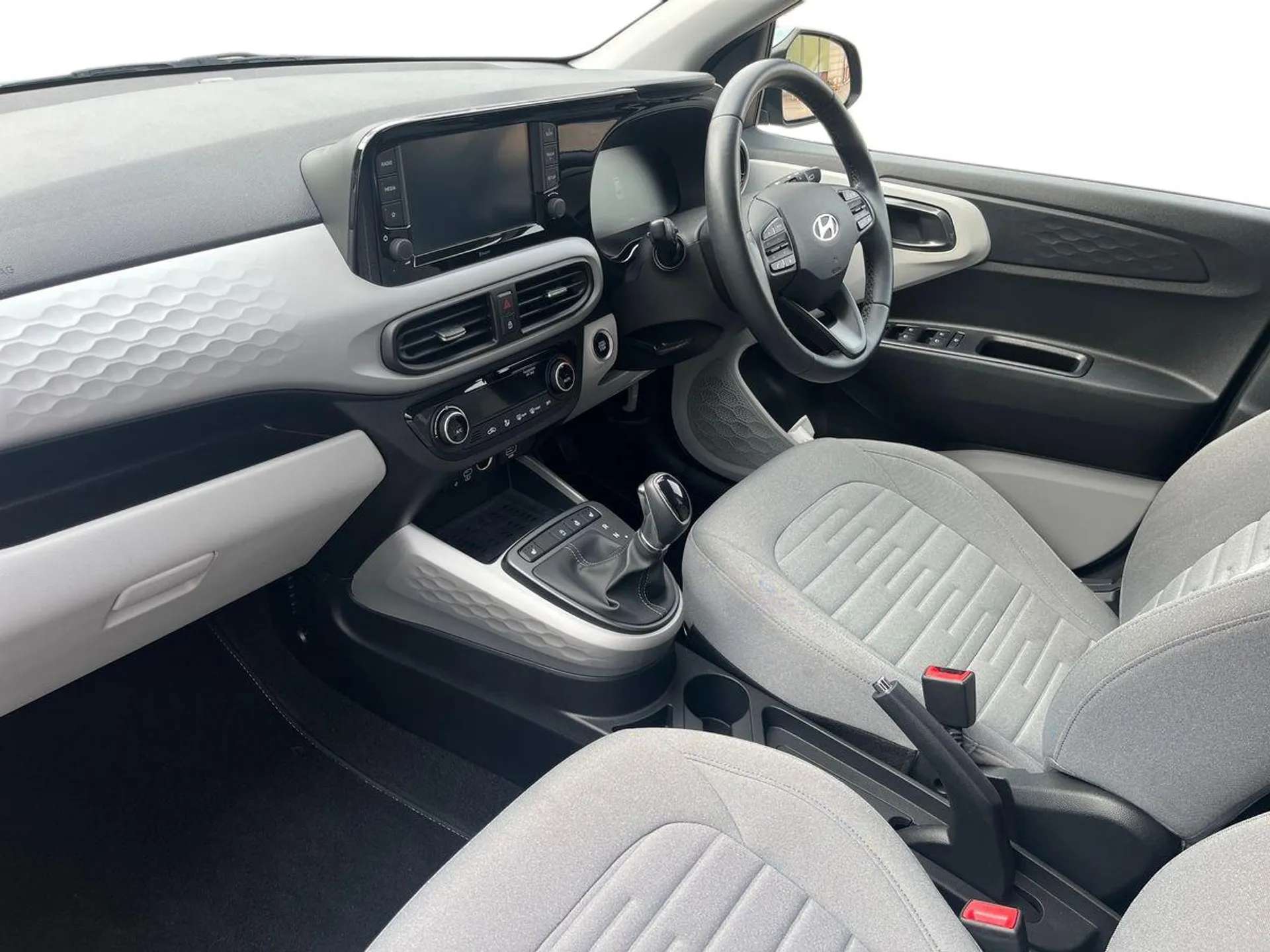 A 2023 HYUNDAI I10 1.2 MPi Premium 5dr Auto - ZERO DEPOSIT FINANCE AND CASHBACK AVAILABLE A 2023 HYUNDAI I10 1.2 MPi Premium 5dr Auto - ZERO DEPOSIT FINANCE AND CASHBACK AVAILABLE