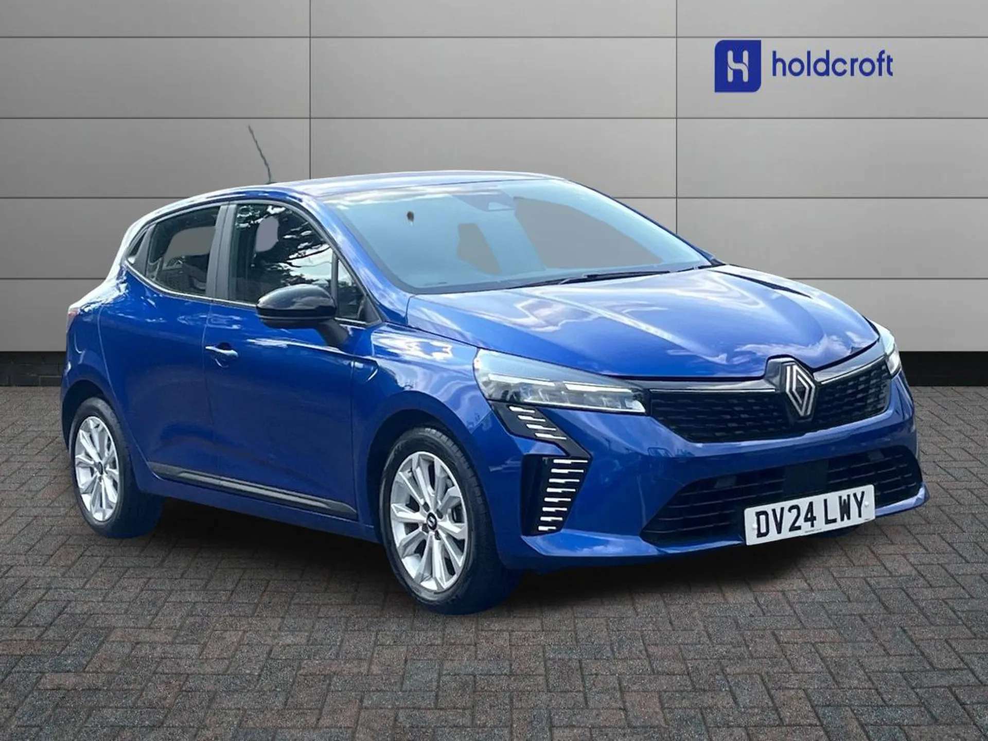 A 2024 RENAULT CLIO 1.0 TCe 90 Evolution 5dr A 2024 RENAULT CLIO 1.0 TCe 90 Evolution 5dr