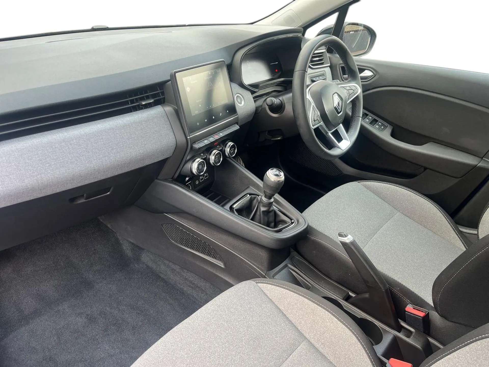 A 2024 RENAULT CLIO 1.0 TCe 90 Evolution 5dr A 2024 RENAULT CLIO 1.0 TCe 90 Evolution 5dr