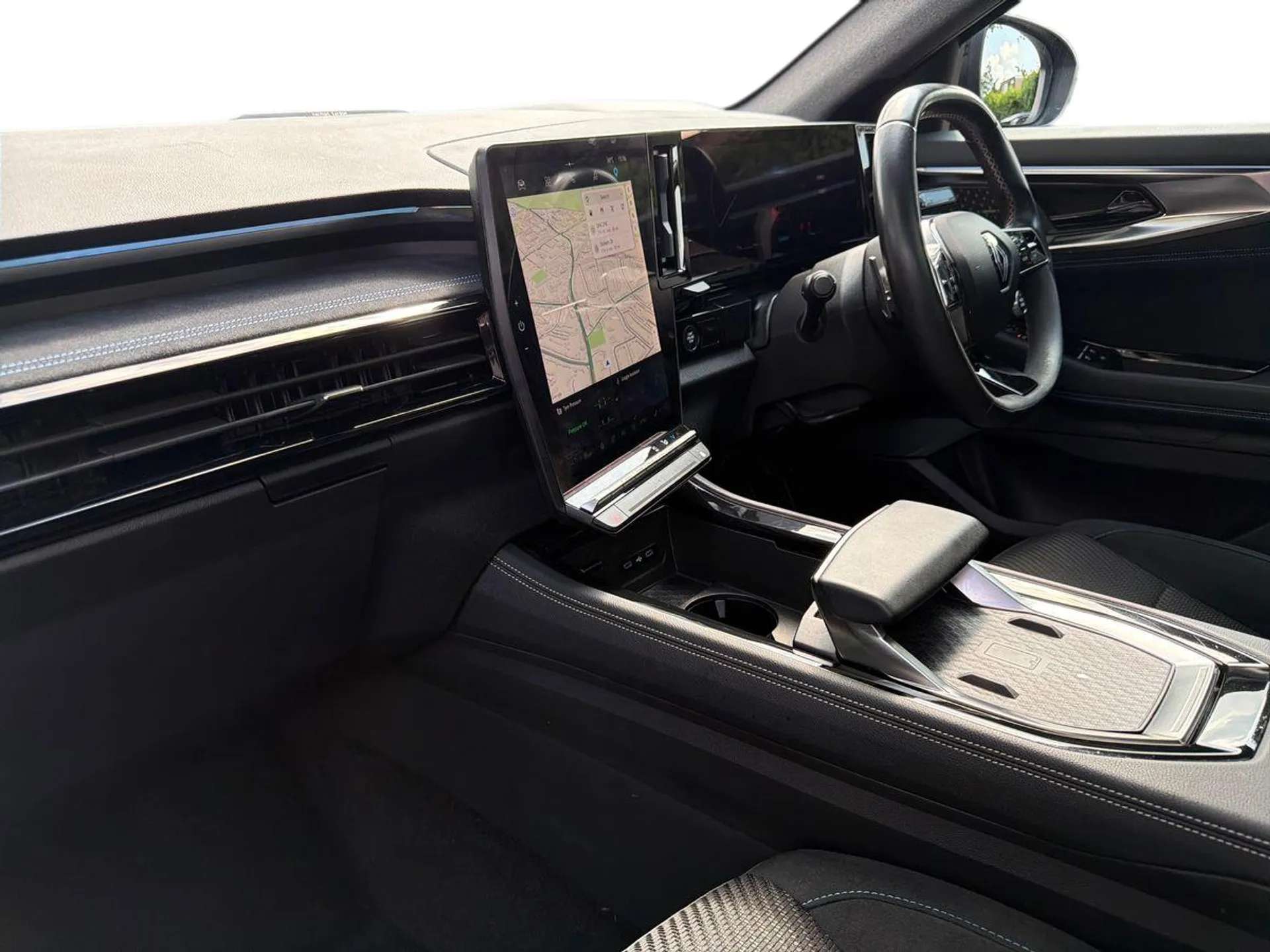 A 2023 RENAULT AUSTRAL E-Tech FHEV Iconic Esprit Alpine 5dr Auto 4C A 2023 RENAULT AUSTRAL E-Tech FHEV Iconic Esprit Alpine 5dr Auto 4C