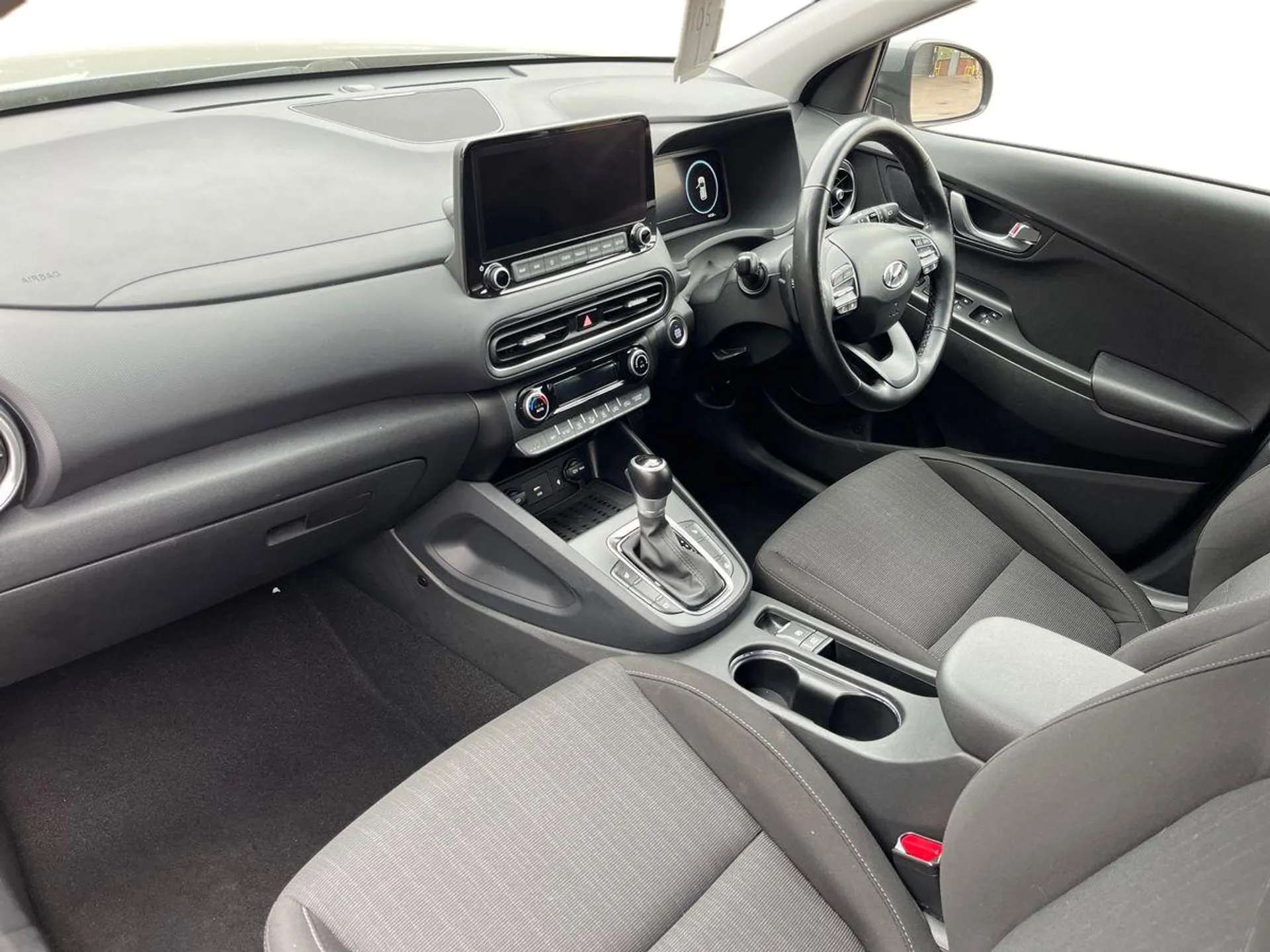 A 2021 HYUNDAI KONA 1.6 GDi Hybrid Premium 5dr DCT - ZERO DEPOSIT FINANCE AND CASHBACK AVAILABLE A 2021 HYUNDAI KONA 1.6 GDi Hybrid Premium 5dr DCT - ZERO DEPOSIT FINANCE AND CASHBACK AVAILABLE