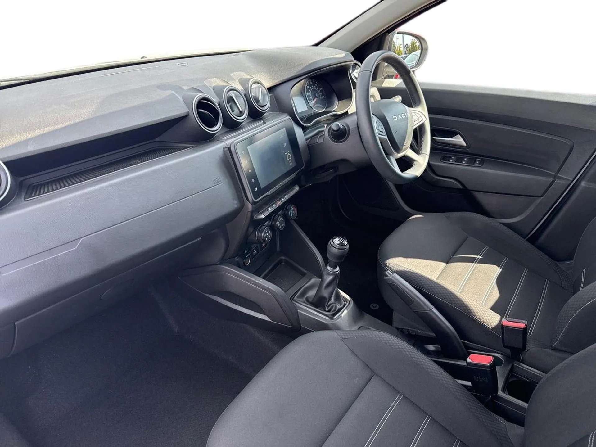 A 2024 DACIA DUSTER 1.0 TCe 90 Expression 5dr A 2024 DACIA DUSTER 1.0 TCe 90 Expression 5dr