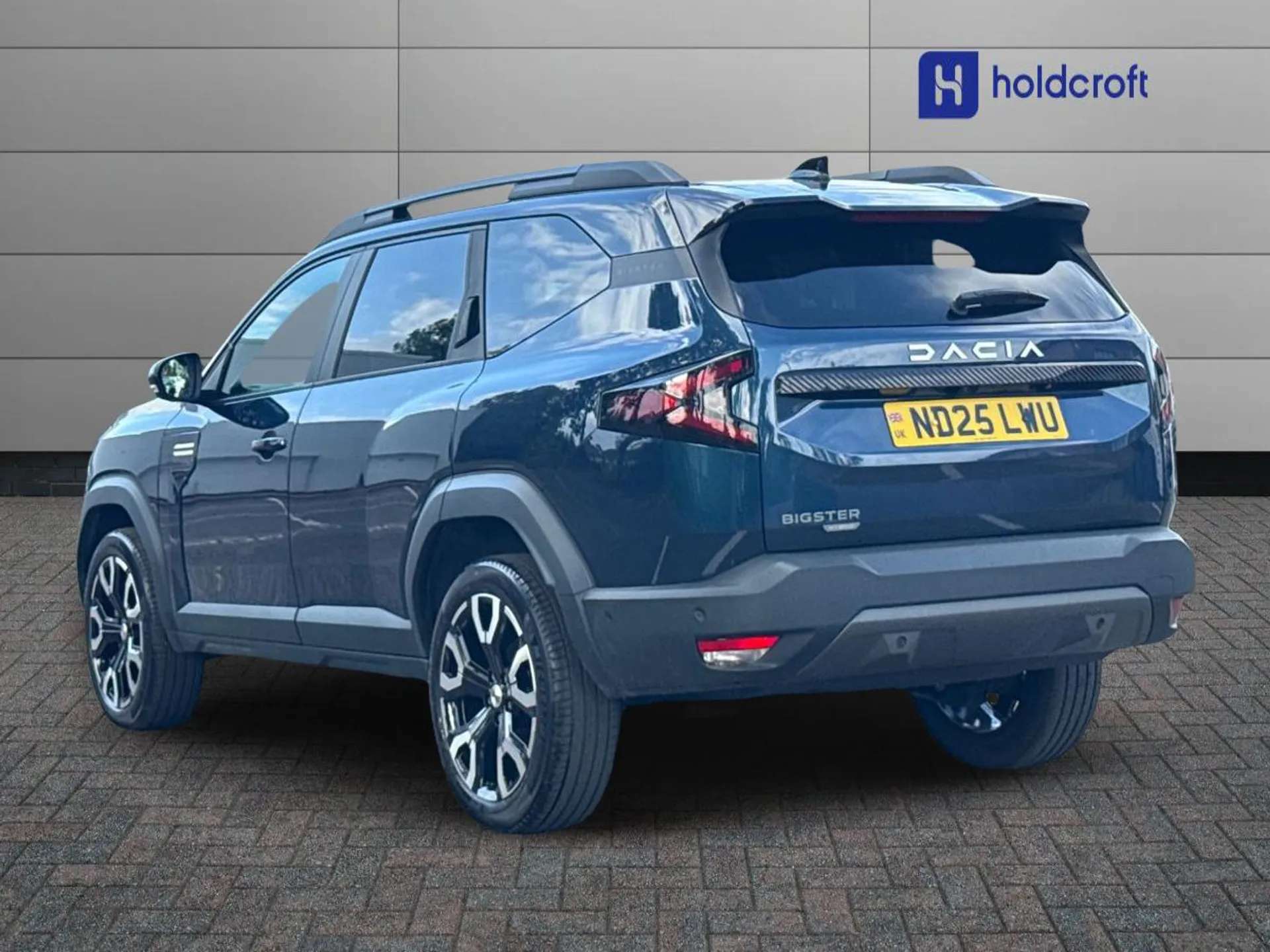 A 2025 DACIA BIGSTER 1.8 Hybrid 155 Journey 5dr Auto A 2025 DACIA BIGSTER 1.8 Hybrid 155 Journey 5dr Auto
