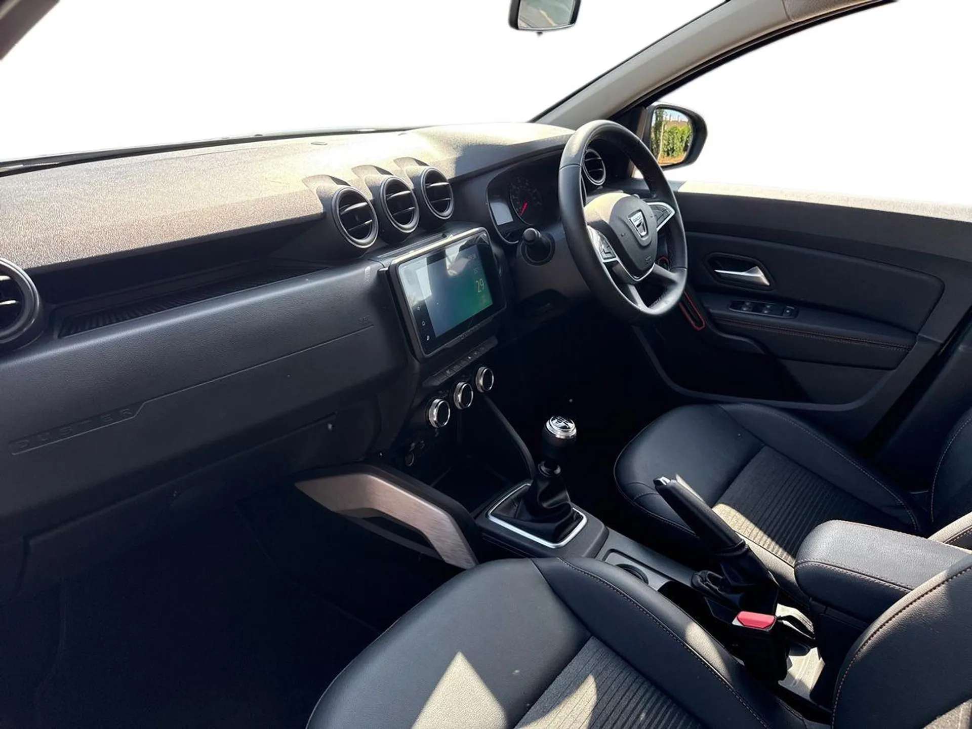A 2022 DACIA DUSTER 1.0 TCe 90 Extreme SE 5dr A 2022 DACIA DUSTER 1.0 TCe 90 Extreme SE 5dr