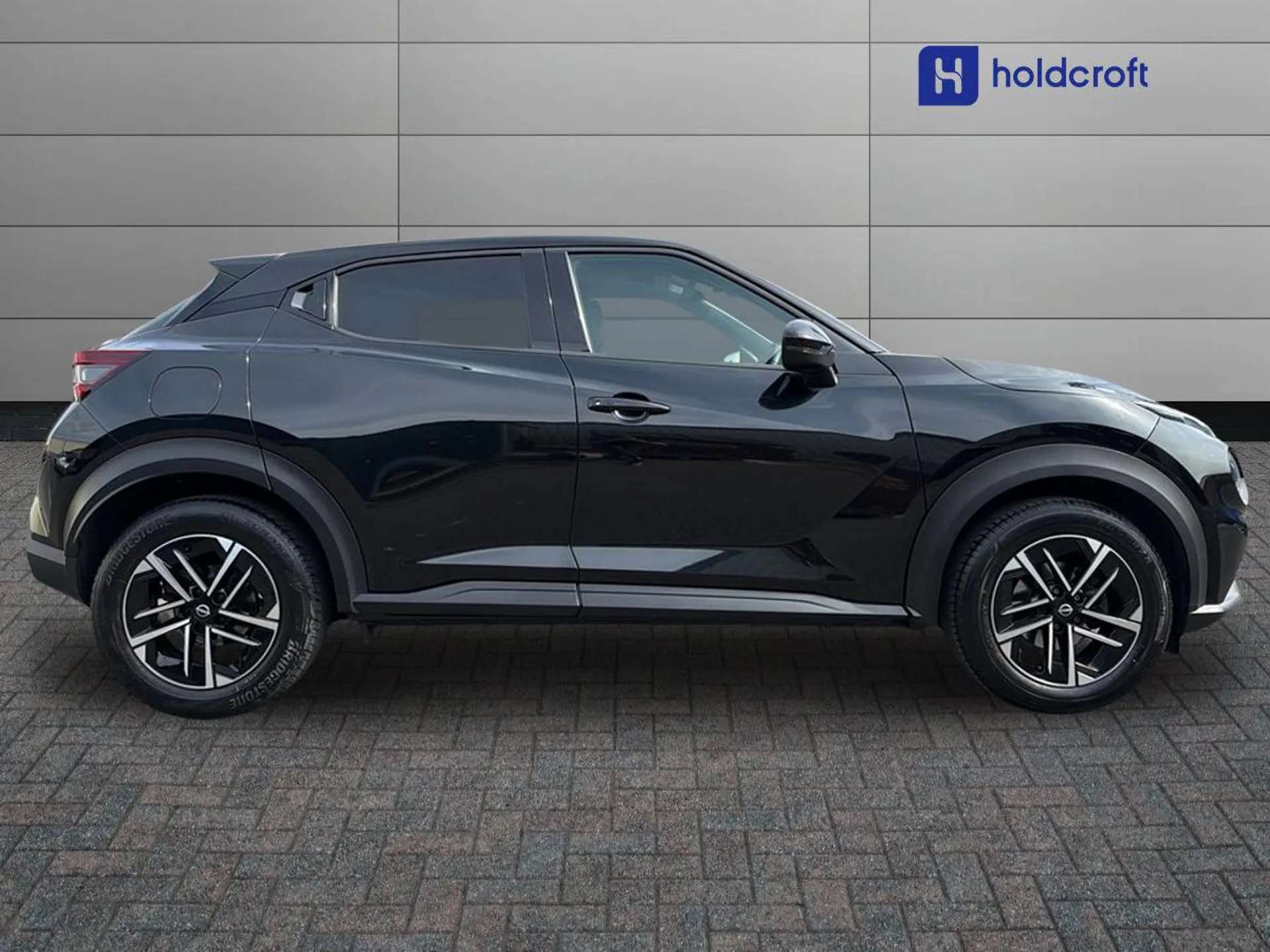 A 2024 NISSAN JUKE 1.0 DiG-T N-Connecta 5dr A 2024 NISSAN JUKE 1.0 DiG-T N-Connecta 5dr