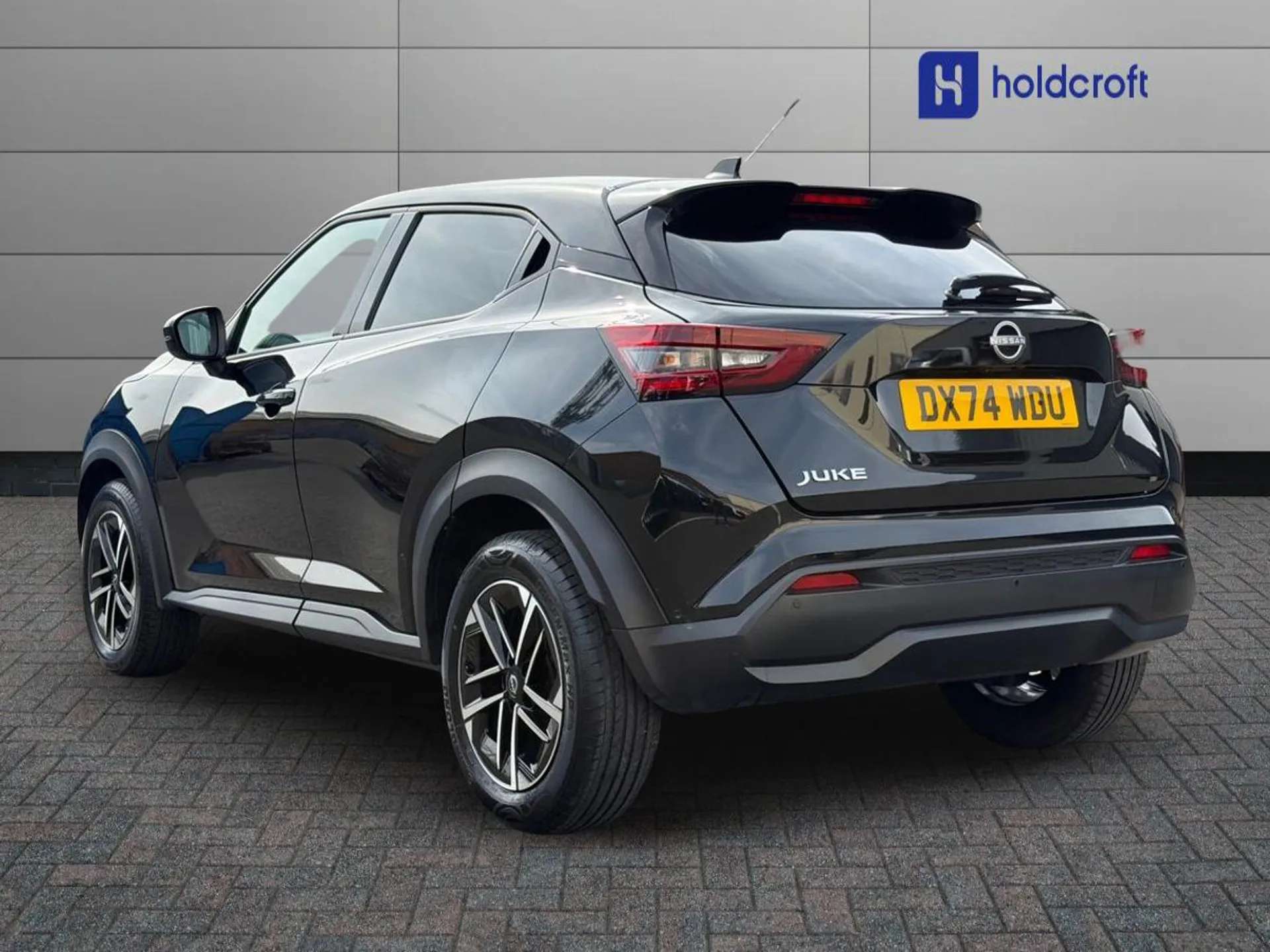 A 2024 NISSAN JUKE 1.0 DiG-T N-Connecta 5dr A 2024 NISSAN JUKE 1.0 DiG-T N-Connecta 5dr