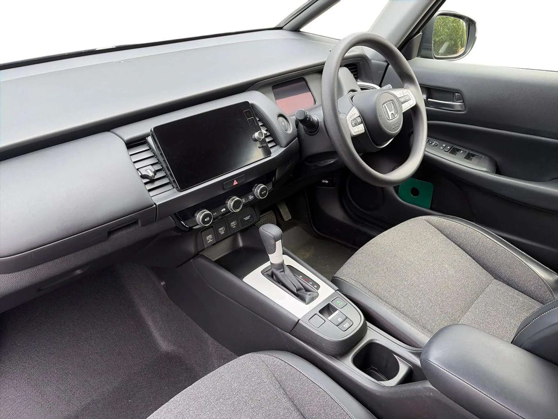 A 2022 HONDA JAZZ 1.5 i-MMD Hybrid SR 5dr eCVT A 2022 HONDA JAZZ 1.5 i-MMD Hybrid SR 5dr eCVT