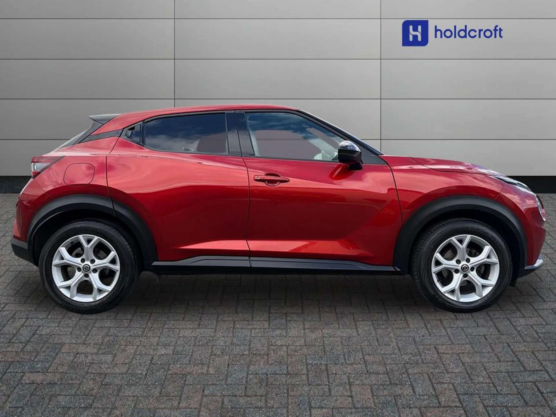 A 2019 NISSAN JUKE 1.0 DiG-T N-Connecta 5dr DCT A 2019 NISSAN JUKE 1.0 DiG-T N-Connecta 5dr DCT