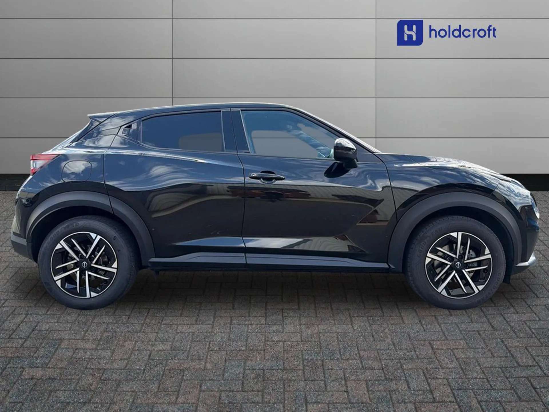 A 2025 NISSAN JUKE 1.6 Hybrid N-Connecta 5dr Auto A 2025 NISSAN JUKE 1.6 Hybrid N-Connecta 5dr Auto