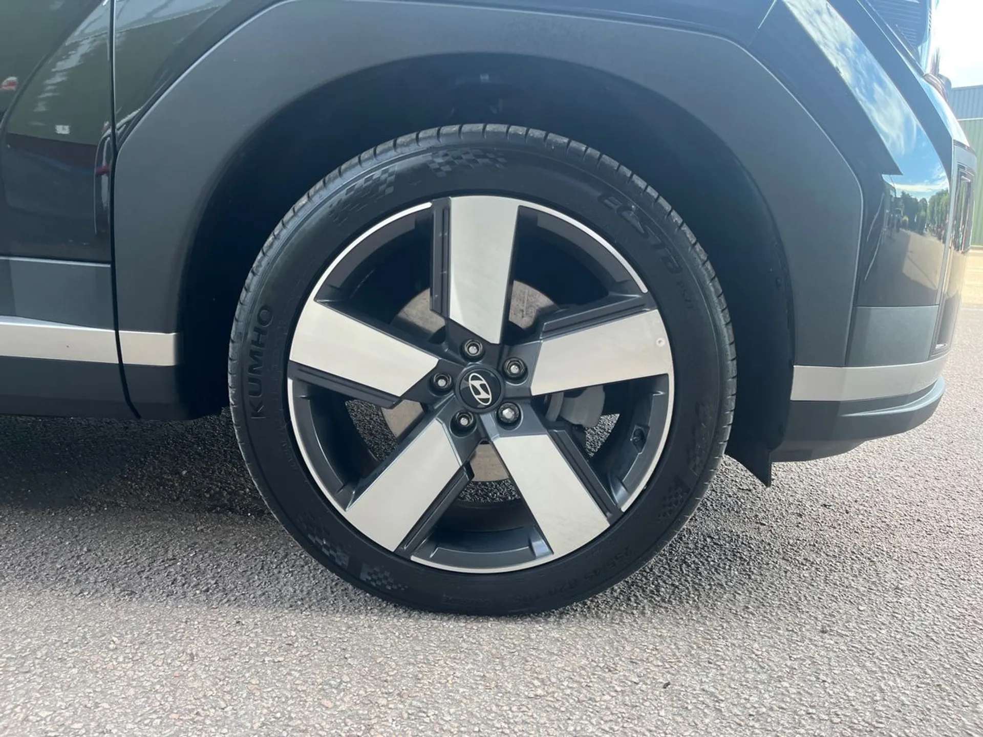 A 2025 HYUNDAI SANTA FE 1.6 TGDi Plug-in Hybrid Premium 5dr 4WD Auto - ZERO DEPOSIT FINANCE AND CASHBACK AVAILABLE A 2025 HYUNDAI SANTA FE 1.6 TGDi Plug-in Hybrid Premium 5dr 4WD Auto - ZERO DEPOSIT FINANCE AND CASHBACK AVAILABLE