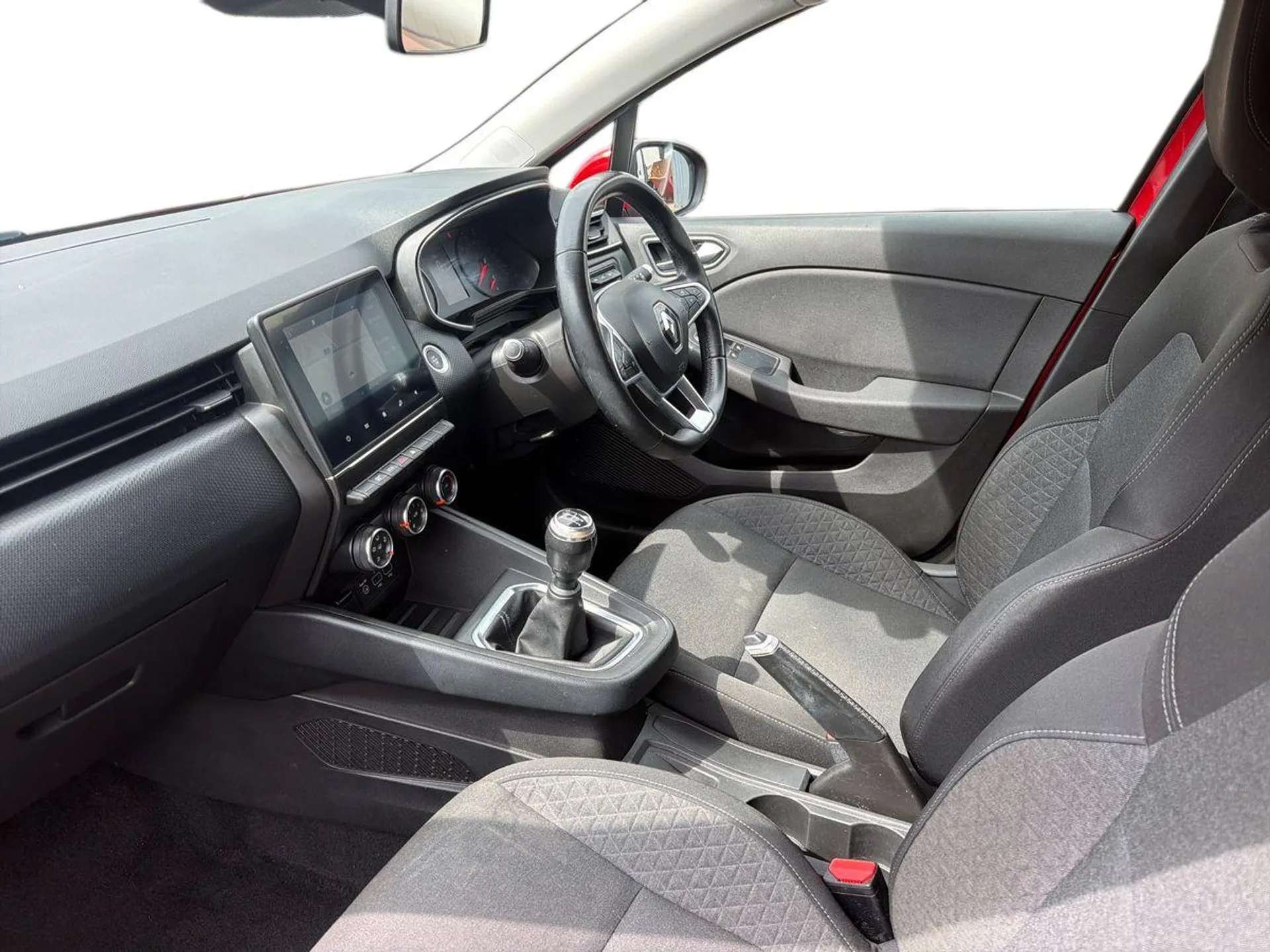 A 2020 RENAULT CLIO 1.0 TCe 100 Iconic 5dr A 2020 RENAULT CLIO 1.0 TCe 100 Iconic 5dr