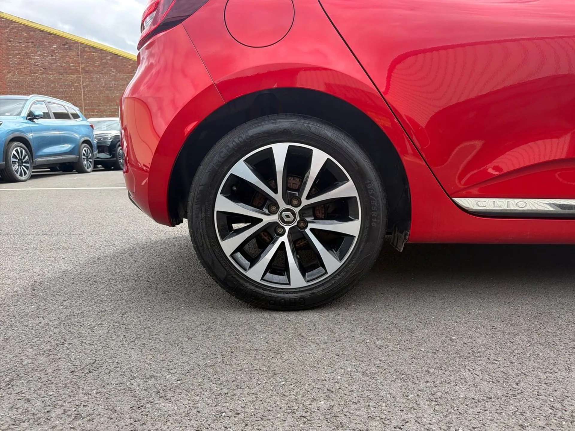 A 2020 RENAULT CLIO 1.0 TCe 100 Iconic 5dr A 2020 RENAULT CLIO 1.0 TCe 100 Iconic 5dr