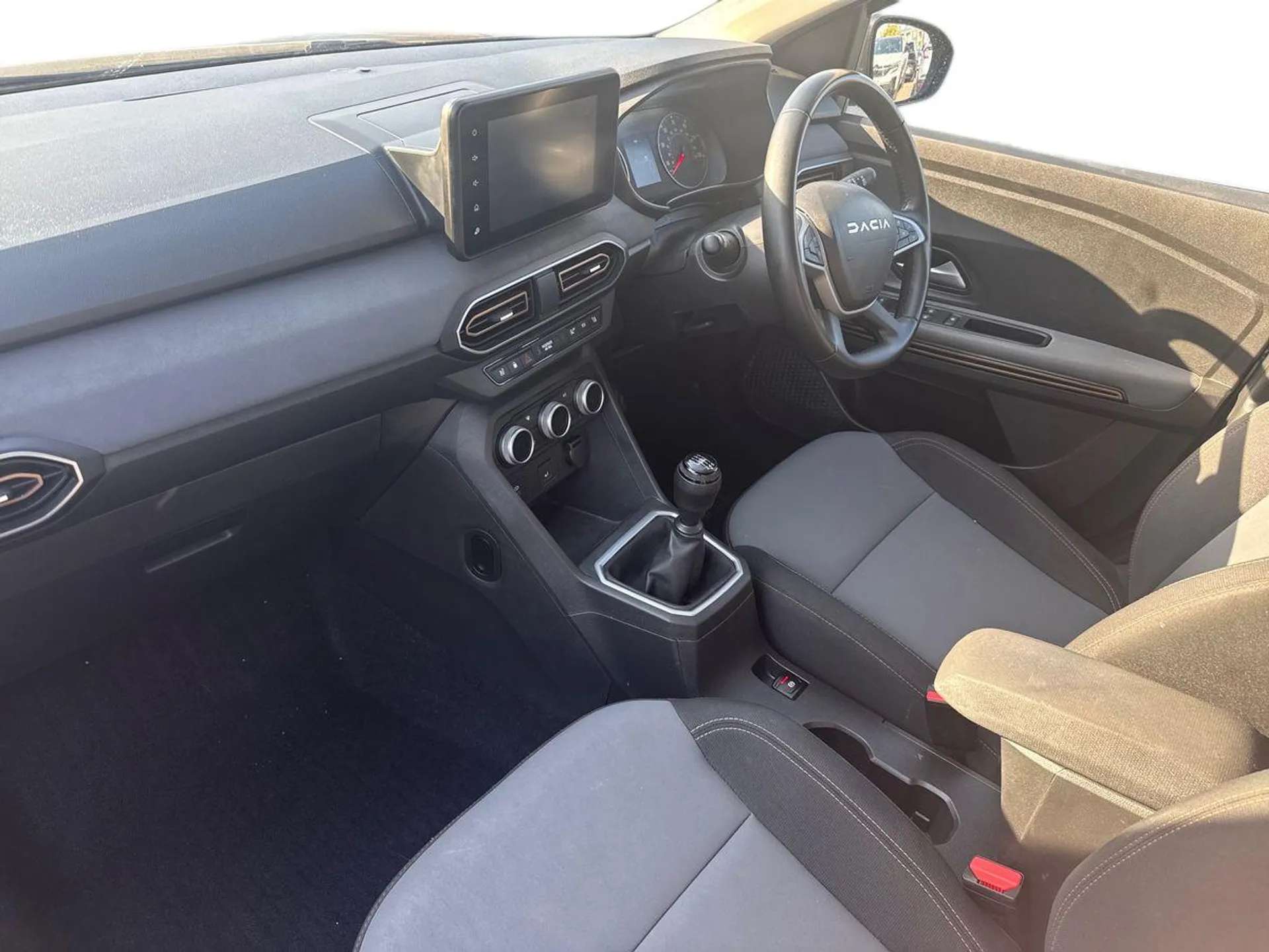 A 2024 DACIA SANDERO STEPWAY 1.0 TCe 110 Extreme 5dr A 2024 DACIA SANDERO STEPWAY 1.0 TCe 110 Extreme 5dr