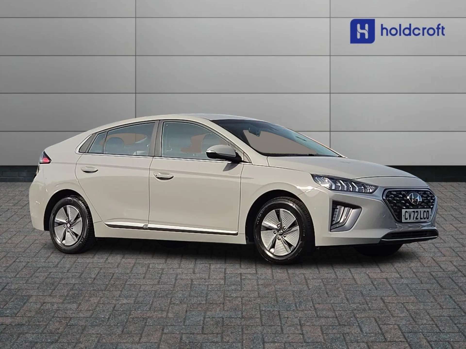 A 2022 HYUNDAI IONIQ 1.6 GDi Hybrid Premium 5dr DCT A 2022 HYUNDAI IONIQ 1.6 GDi Hybrid Premium 5dr DCT