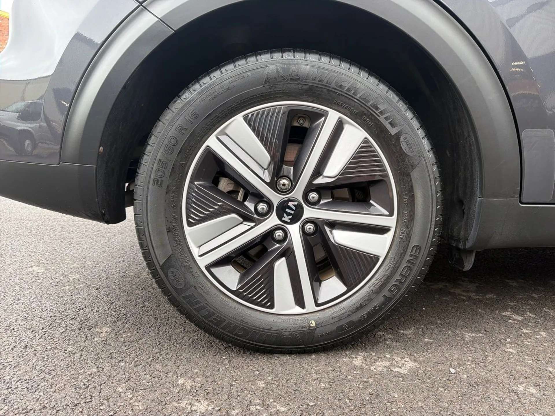 A 2021 KIA NIRO 1.6 GDi Hybrid 2 5dr DCT A 2021 KIA NIRO 1.6 GDi Hybrid 2 5dr DCT