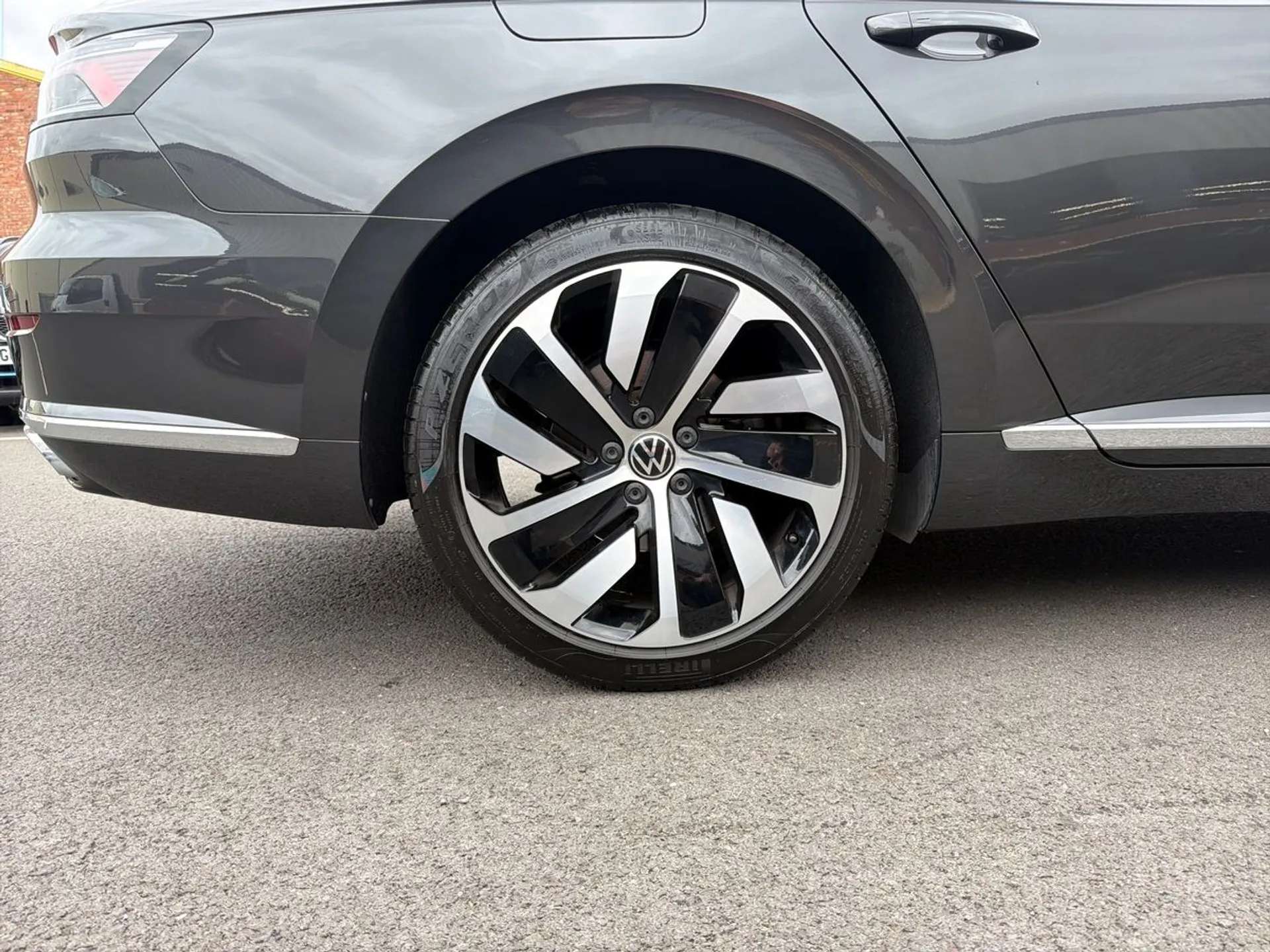 A 2024 VOLKSWAGEN ARTEON 2.0 TDI 200 R-Line 5dr DSG A 2024 VOLKSWAGEN ARTEON 2.0 TDI 200 R-Line 5dr DSG