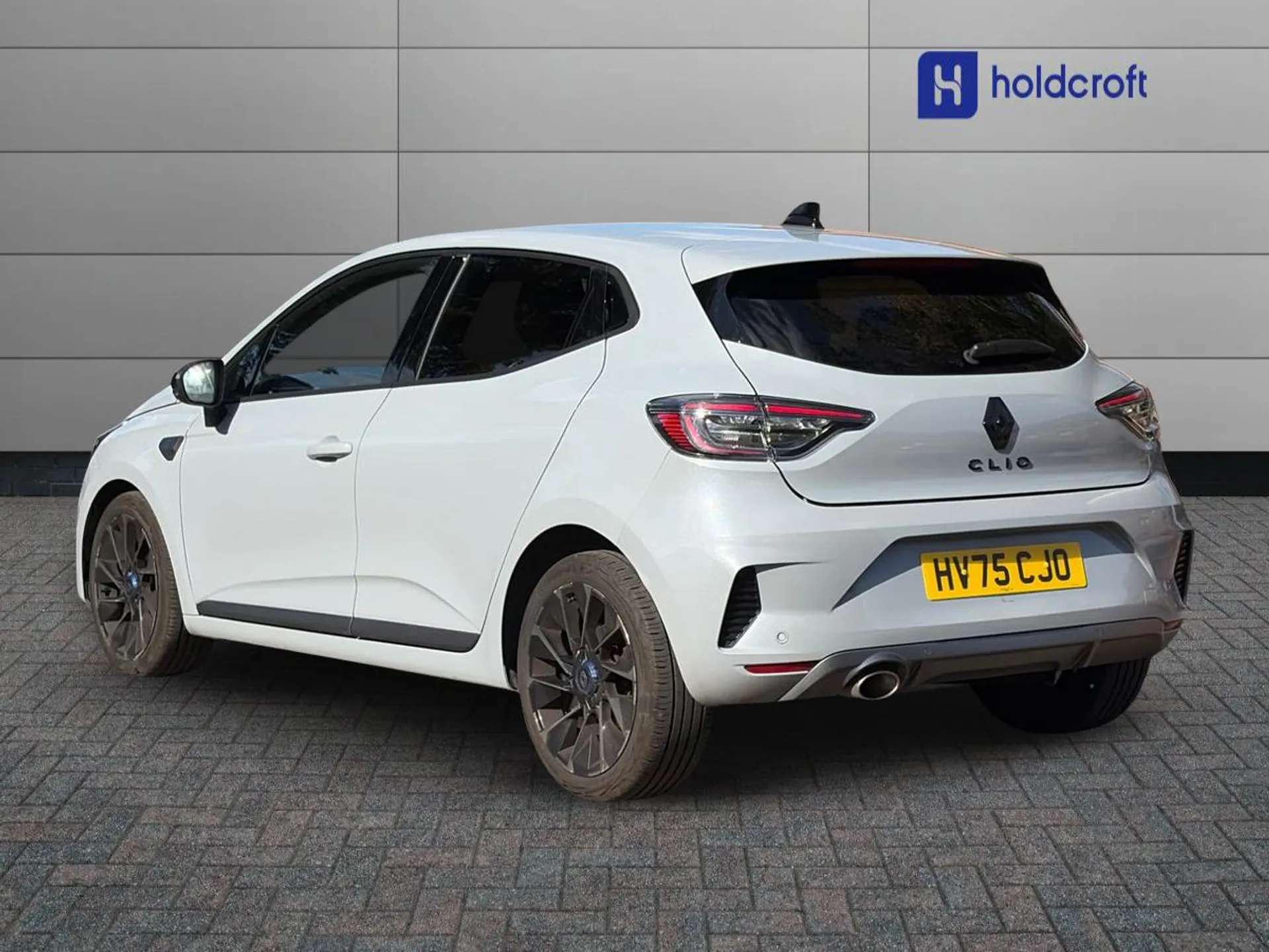 A 2025 RENAULT CLIO 1.0 TCe 90 Esprit Alpine 5dr A 2025 RENAULT CLIO 1.0 TCe 90 Esprit Alpine 5dr