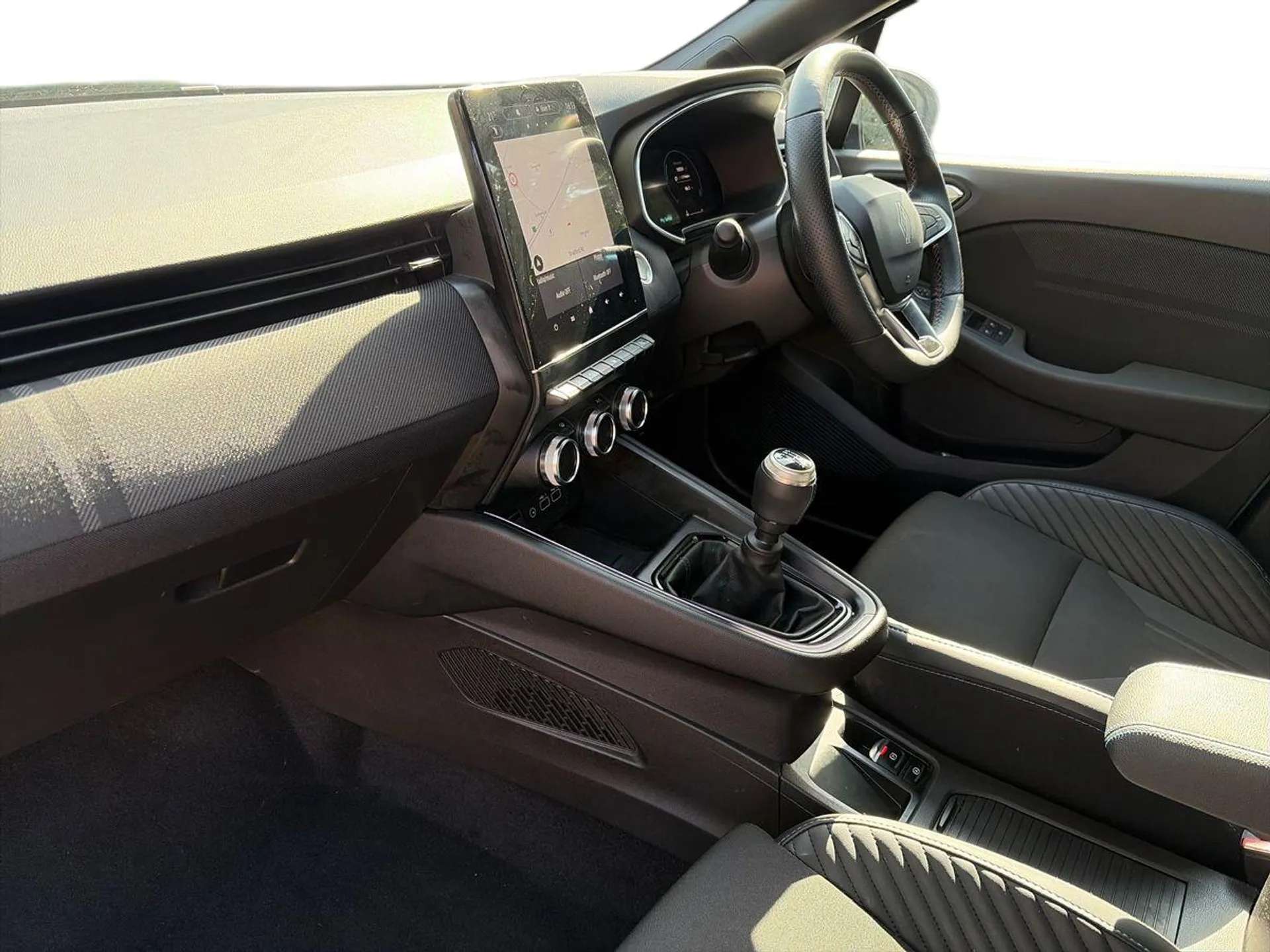 A 2025 RENAULT CLIO 1.0 TCe 90 Esprit Alpine 5dr A 2025 RENAULT CLIO 1.0 TCe 90 Esprit Alpine 5dr