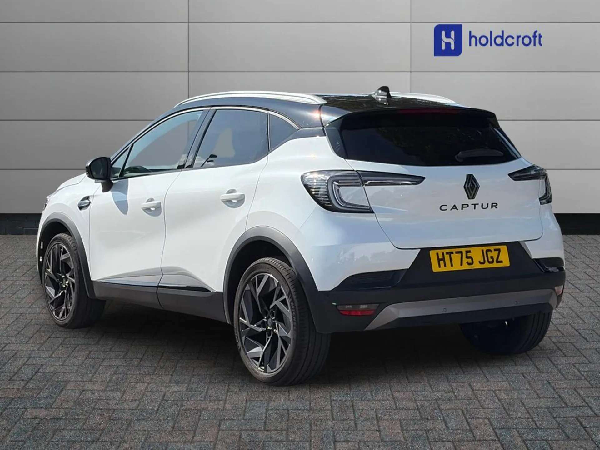 A 2026 RENAULT CAPTUR 1.2 TCE 115 Esprit Alpine 5dr A 2026 RENAULT CAPTUR 1.2 TCE 115 Esprit Alpine 5dr