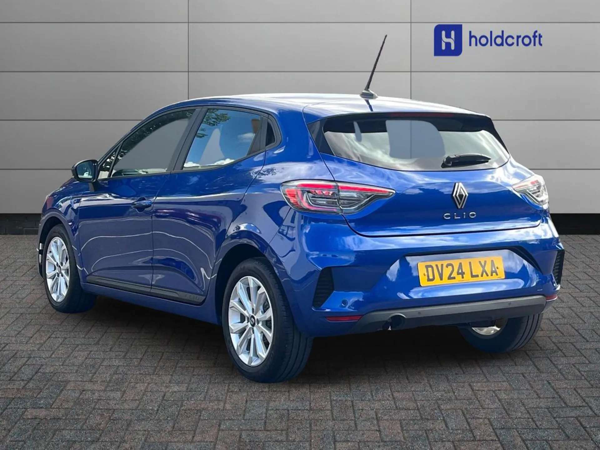 A 2024 RENAULT CLIO 1.0 TCe 90 Evolution 5dr A 2024 RENAULT CLIO 1.0 TCe 90 Evolution 5dr